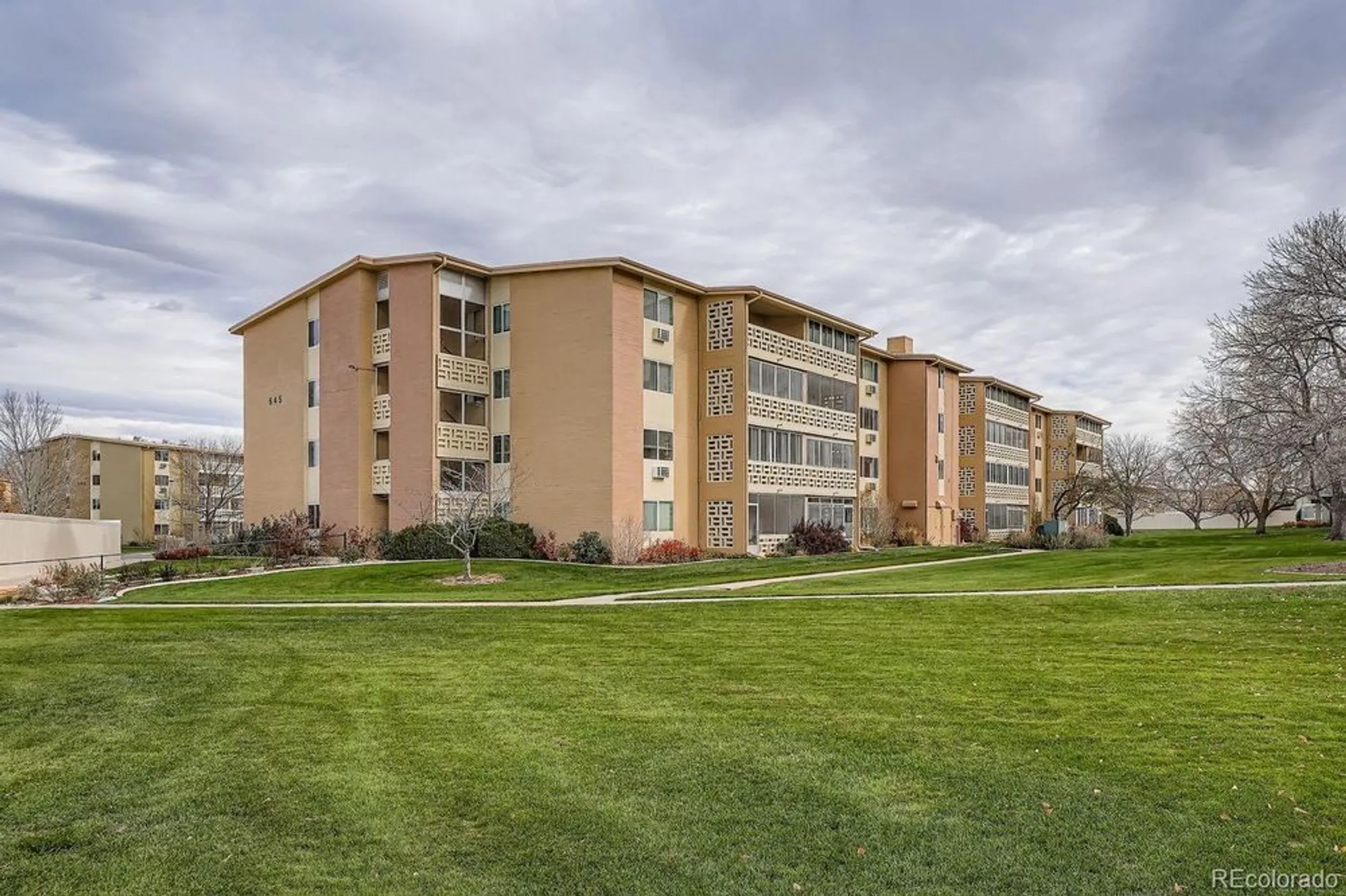 Property Slideshow image 25 of 38 | 645 s alton way 12a, Denver, CO, 80247