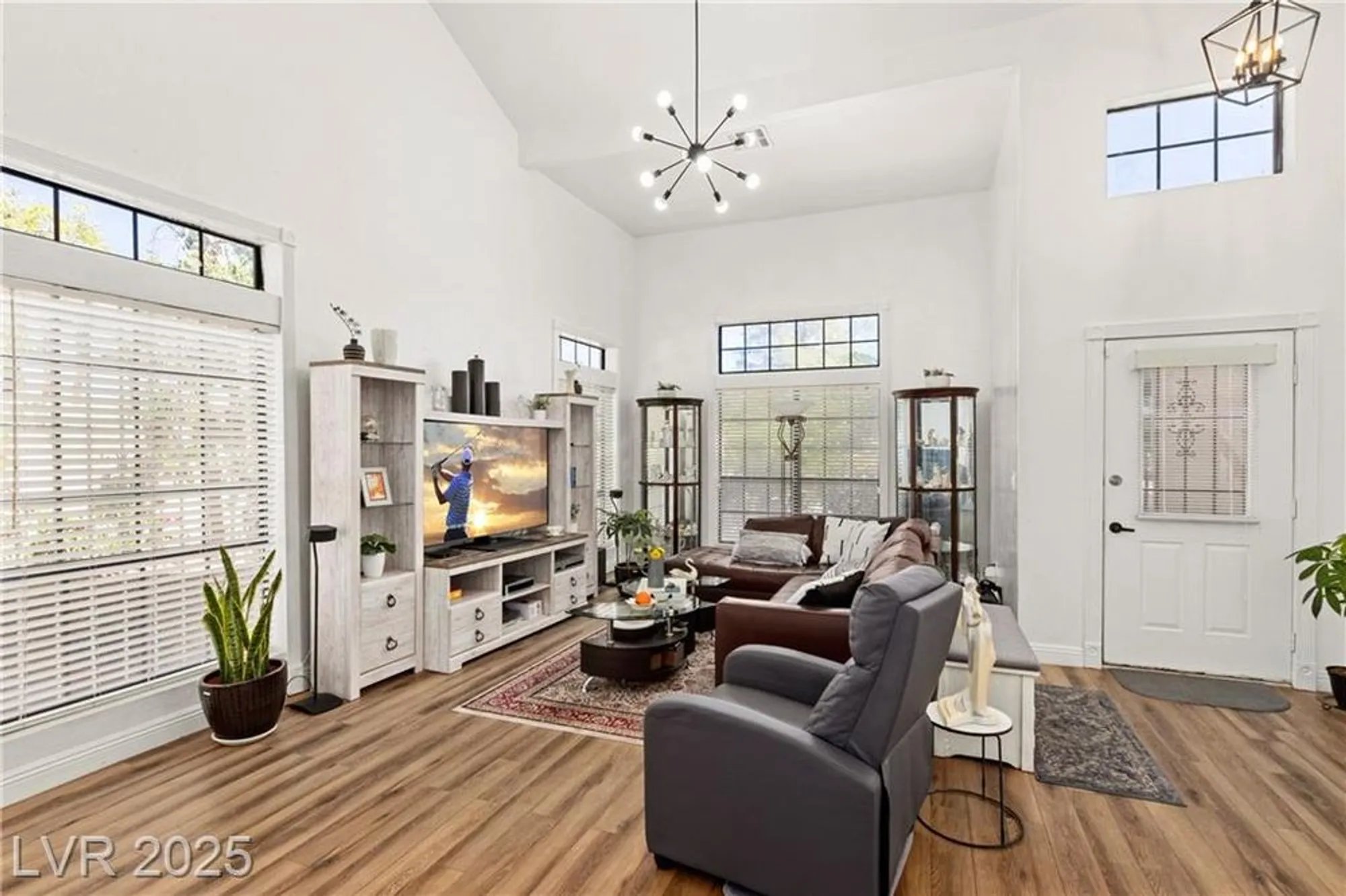 Property Slideshow image 6 of 47 | 5553 singing hills dr, Las Vegas, NV, 89130