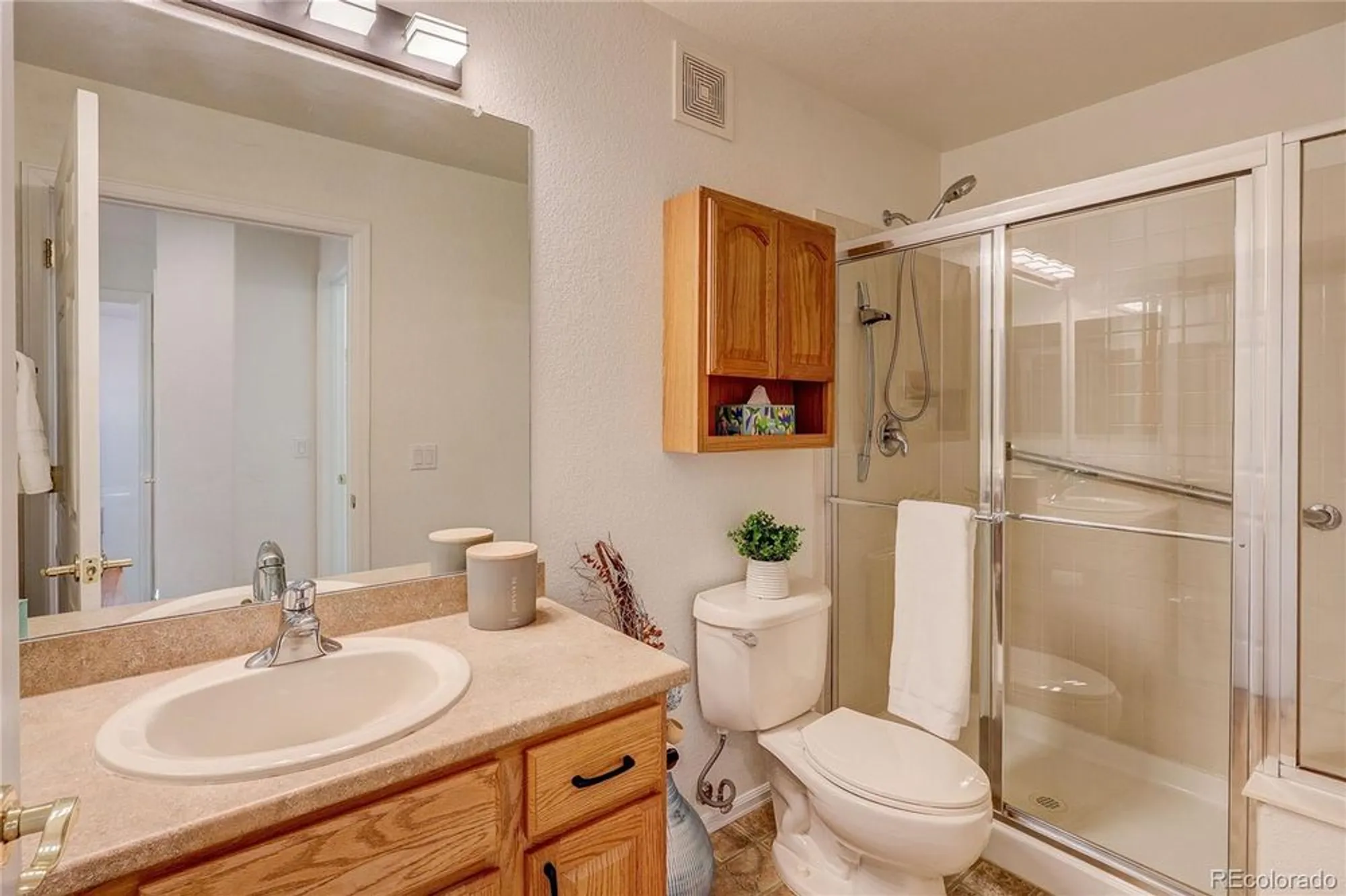 Property Slideshow image 26 of 45 | 22460 e heritage pkwy, Aurora, CO, 80016