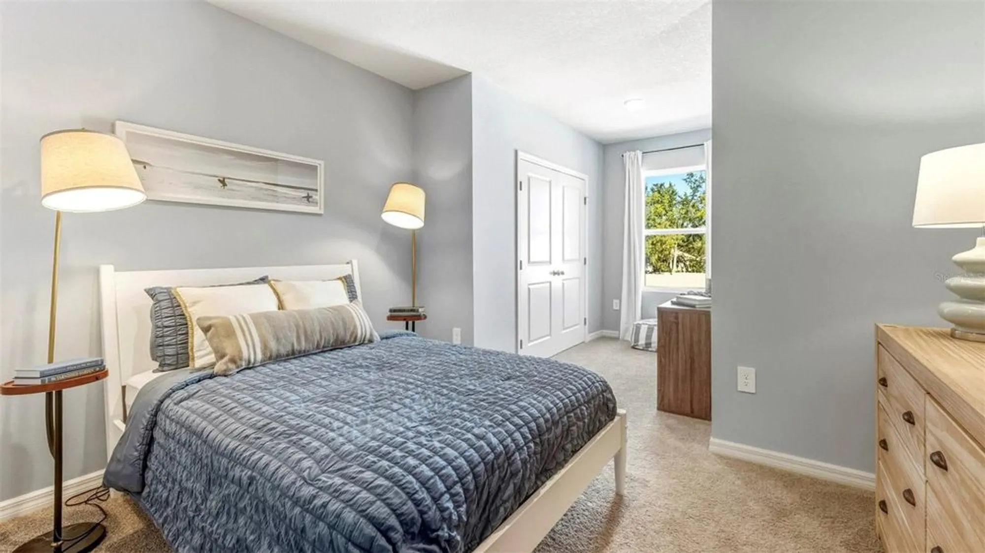 Property Slideshow image 14 of 19 | 1639 bay rd, Sarasota, FL, 34239