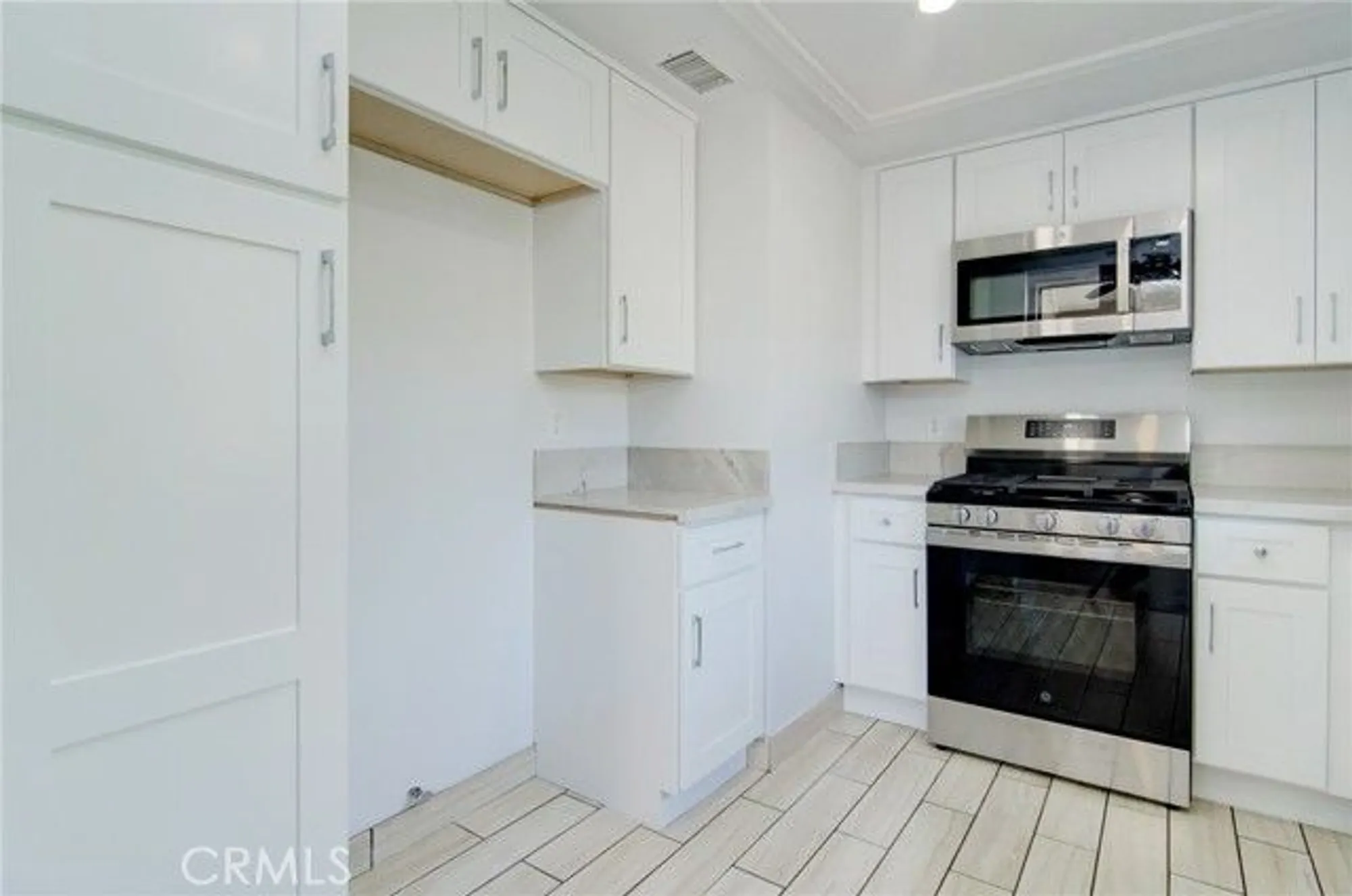 Property Slideshow image 8 of 24 | 8566 larkhall cir 809d, Huntington Beach, CA, 92646