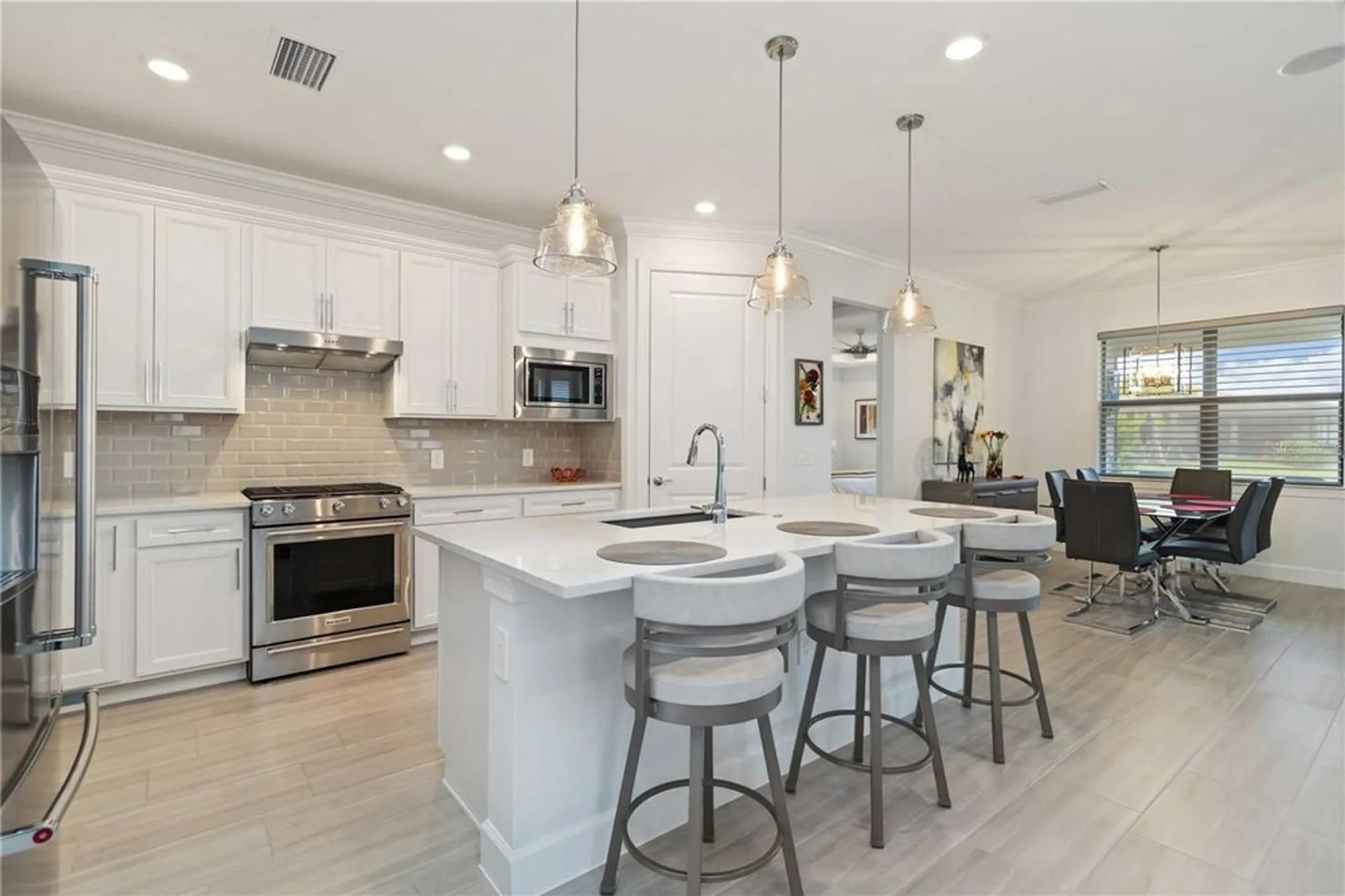 Property Slideshow image 16 of 79 | 7758 summerland cv, Bradenton, FL, 34202