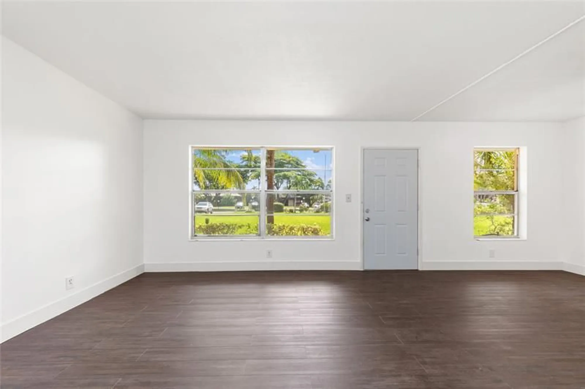 Property Slideshow image 9 of 39 | 3081 nw 47th ter 107, Lauderdale Lakes, FL, 33313
