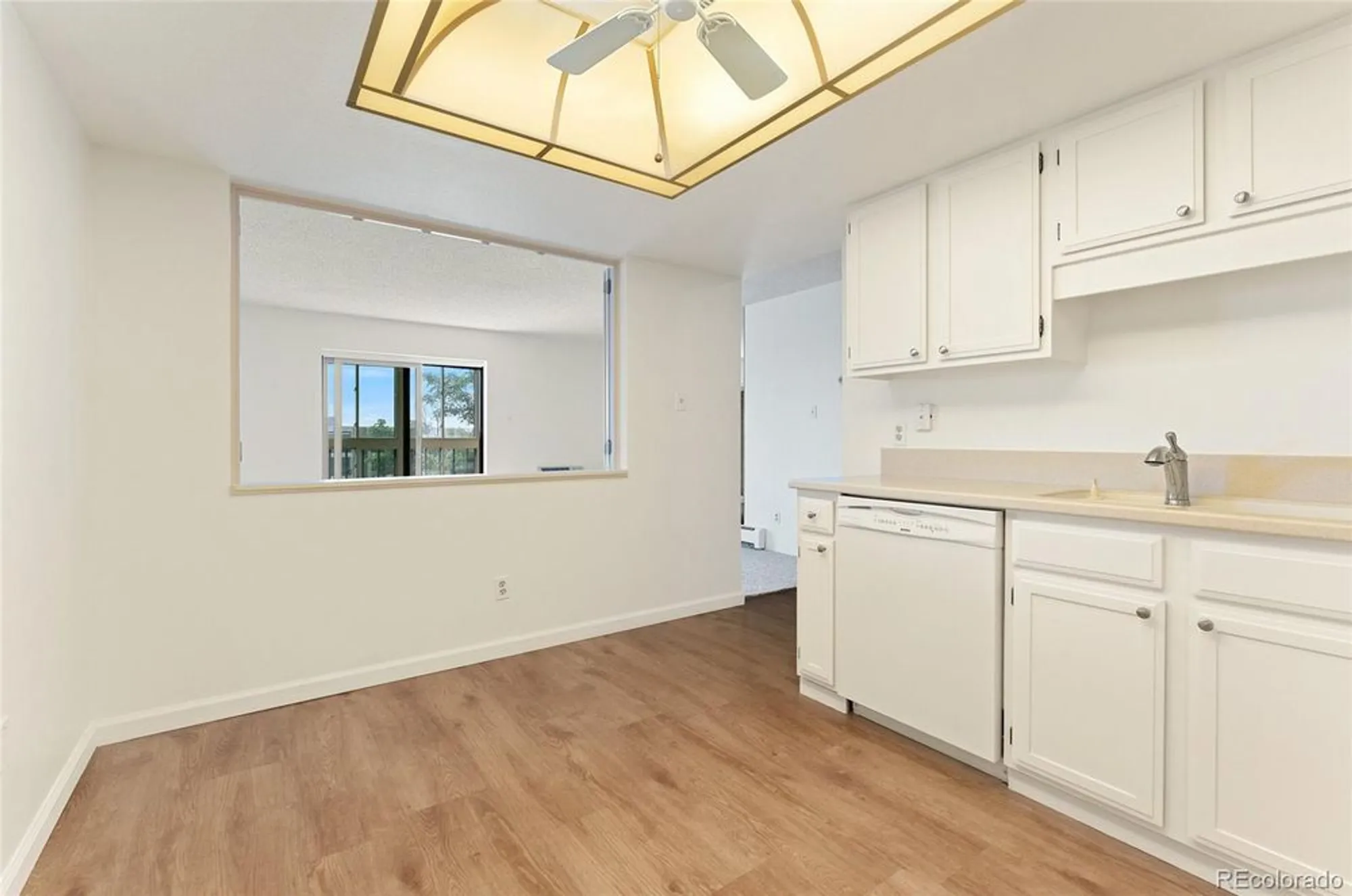 Property Slideshow image 13 of 43 | 13890 e marina dr 606, Aurora, CO, 80014