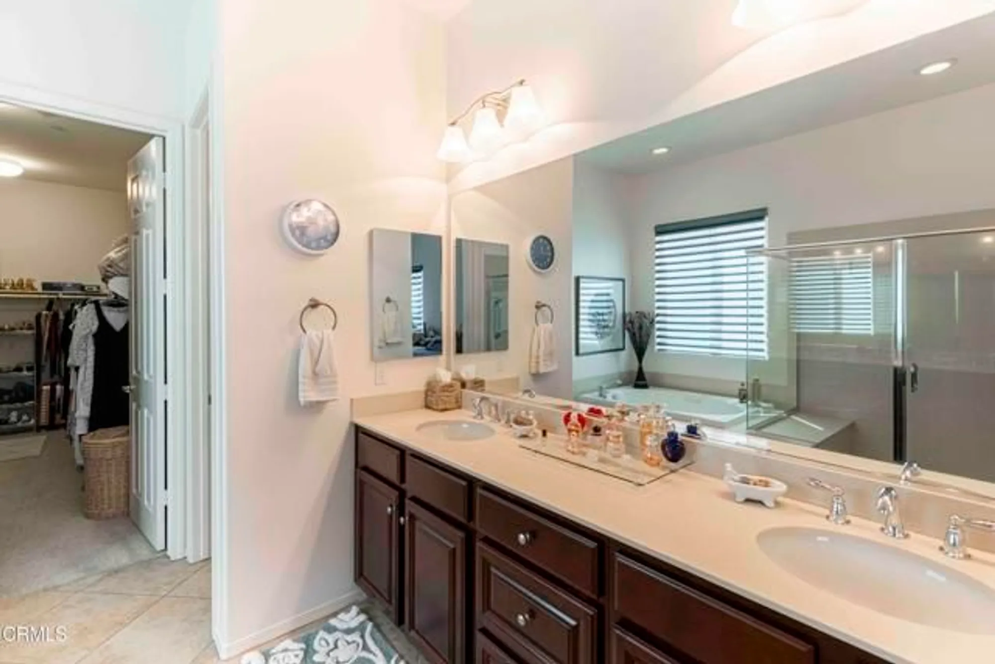 Property Slideshow image 21 of 43 | 10022 besancon way, Bakersfield, CA, 93306