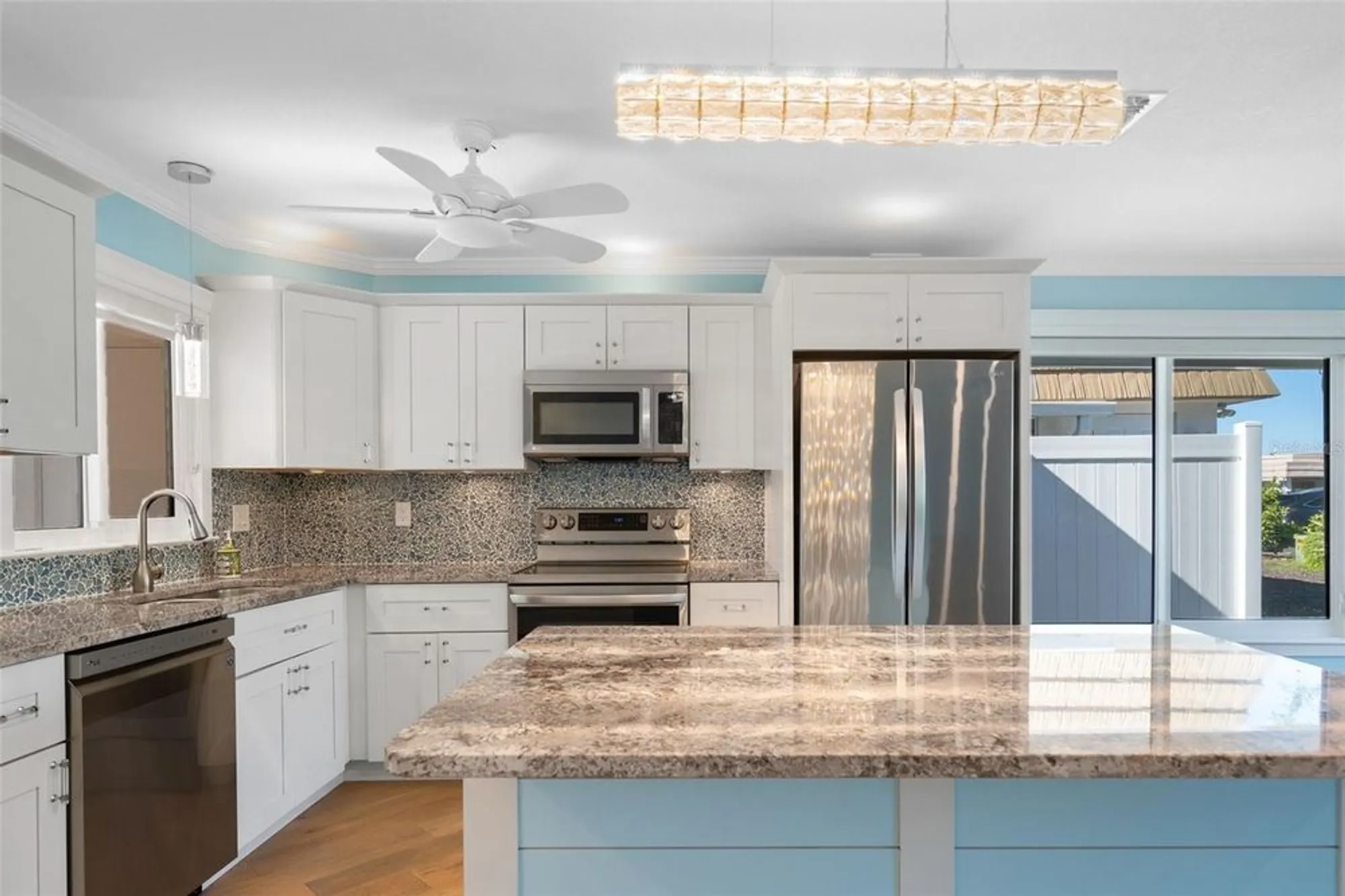 Property Slideshow image 19 of 30 | 2305 riverbluff pkwy # v256, Sarasota, FL, 34231