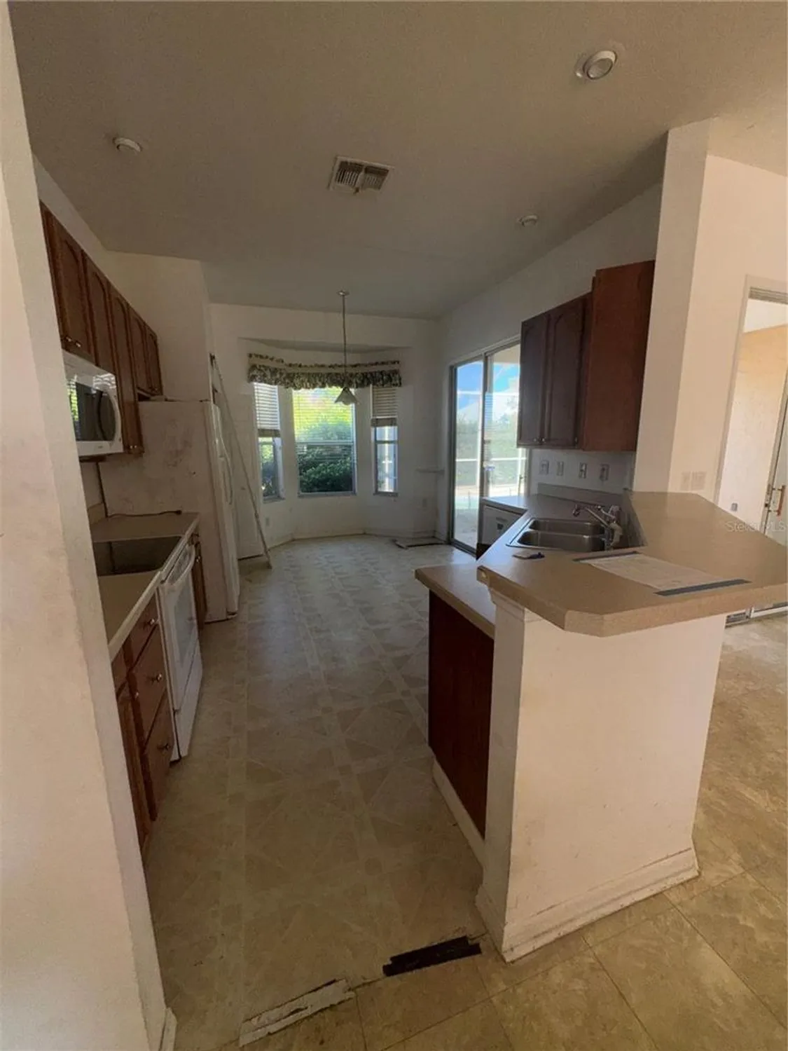 Property Slideshow image 5 of 12 | 17680 se 121st ct, Summerfield, FL, 34491