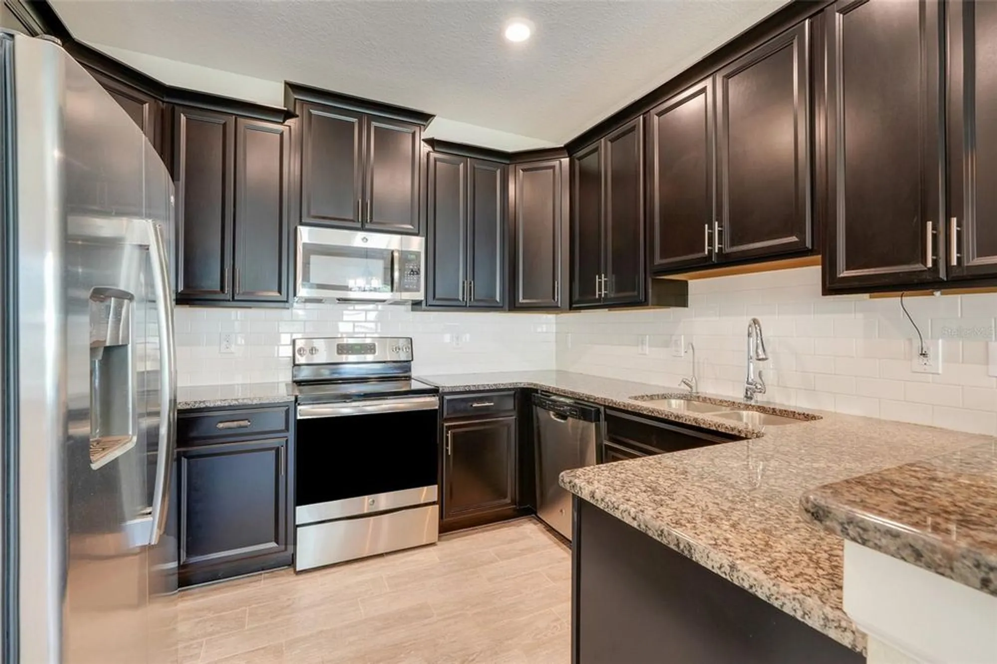 Property Slideshow image 10 of 50 | 3550 fairwaters ct d, Clermont, FL, 34711