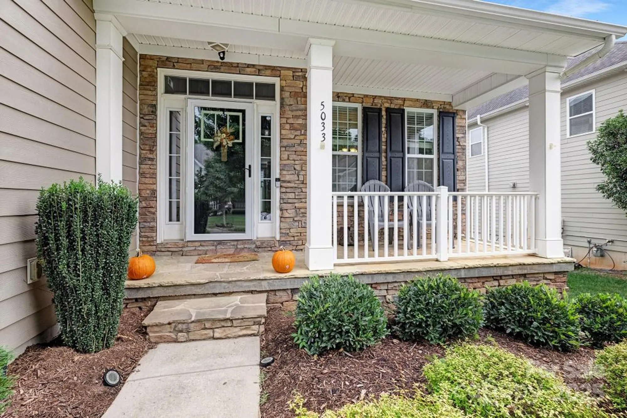 Property Slideshow image 4 of 25 | 5033 el molino dr, Charlotte, NC, 28214