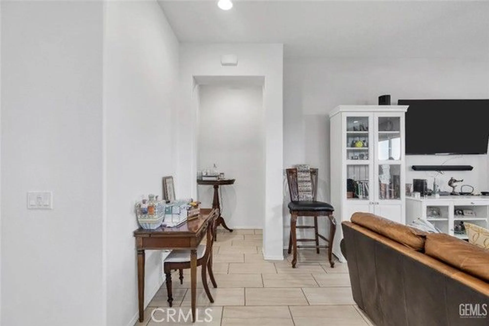 Property Slideshow image 15 of 27 | 9903 francois ln, Bakersfield, CA, 93306