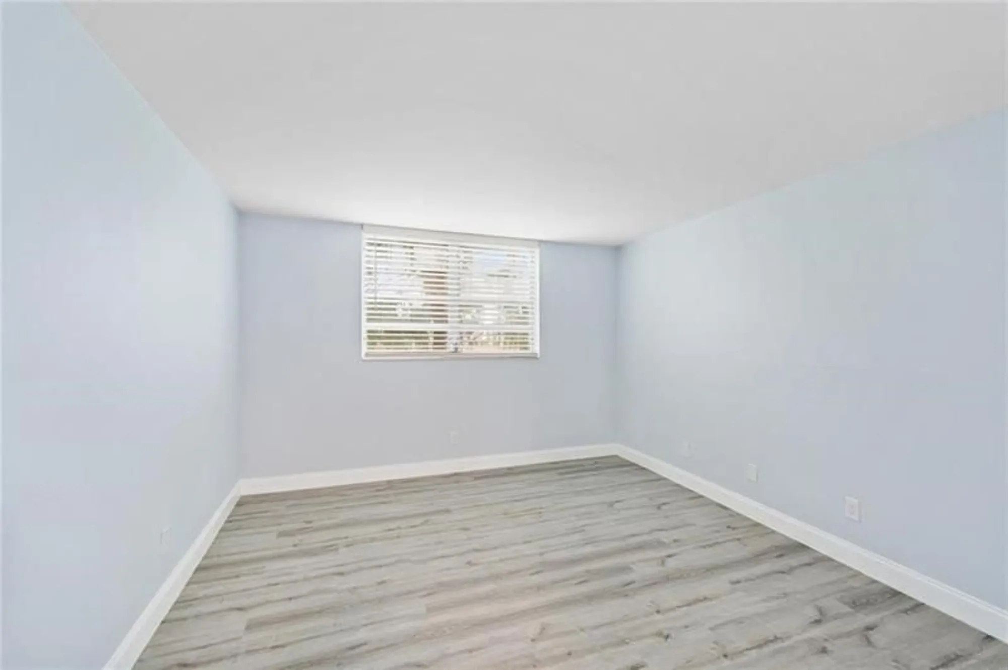 Property Slideshow image 10 of 31 | 2731 ne 14th street cswy apt 232, Pompano Beach, FL, 33062
