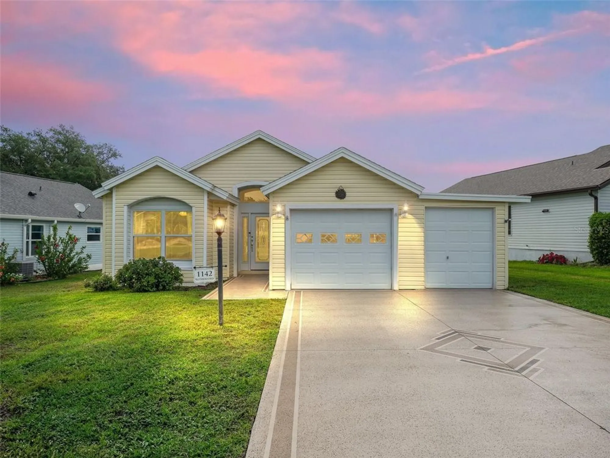 Property Slideshow image 1 of 42 | 1142 w boone ct, The Villages, FL, 32159
