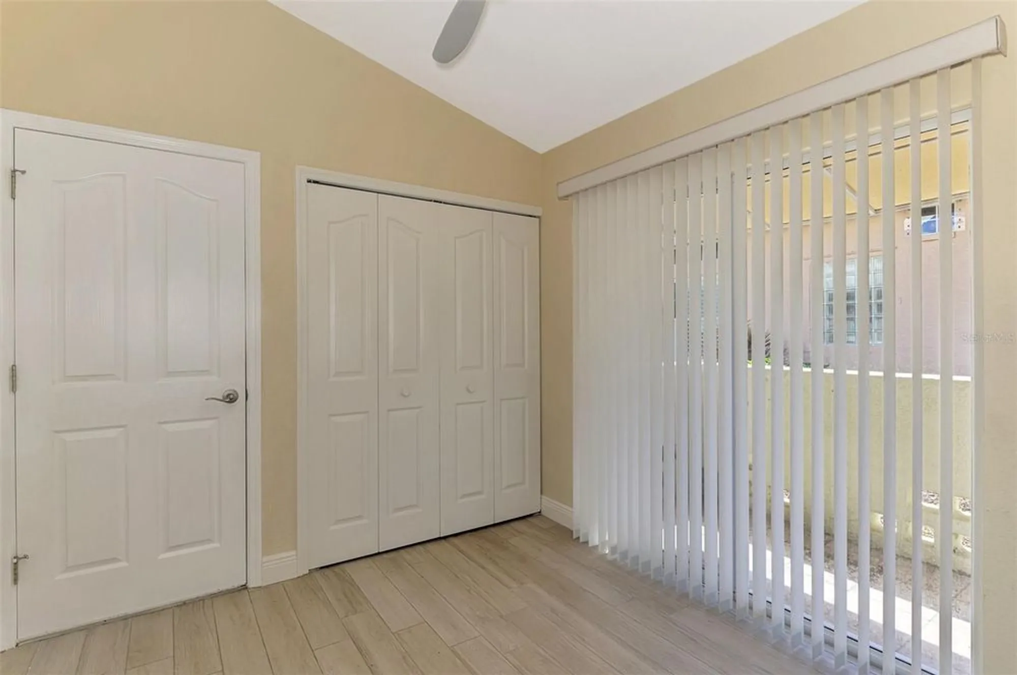 Property Slideshow image 24 of 55 | 320 bermuda ct 10, Venice, FL, 34293