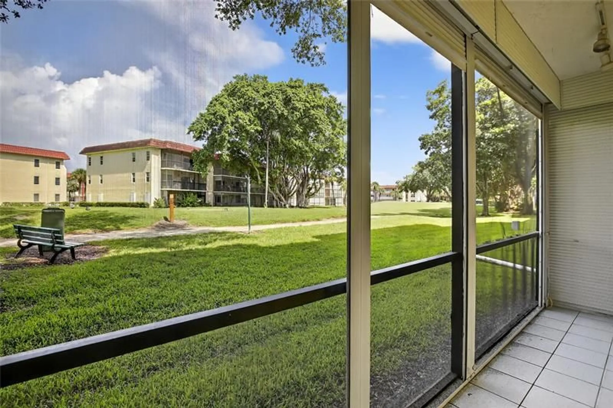 Property Slideshow image 11 of 17 | 211 s hollybrook dr apt 107, Pembroke Pines, FL, 33025