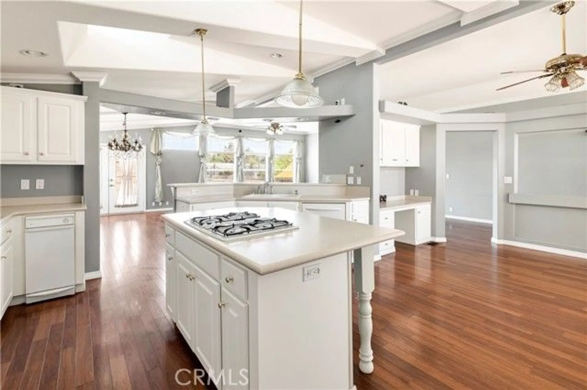 Property Slideshow image 14 of 48 | 2752 peach tree st, Hemet, CA, 92545