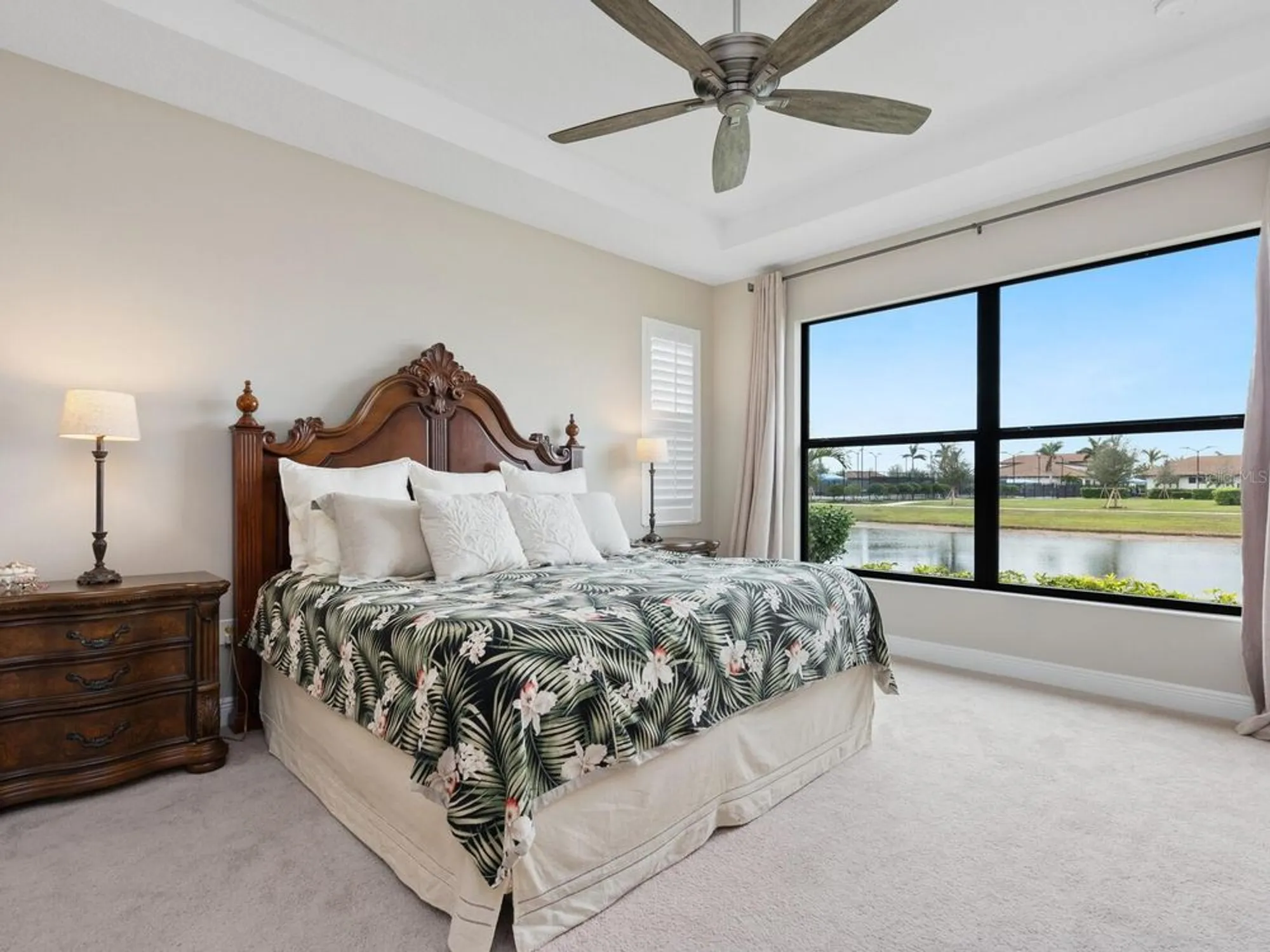 Property Slideshow image 15 of 51 | 4925 surfside cir, Bradenton, FL, 34211