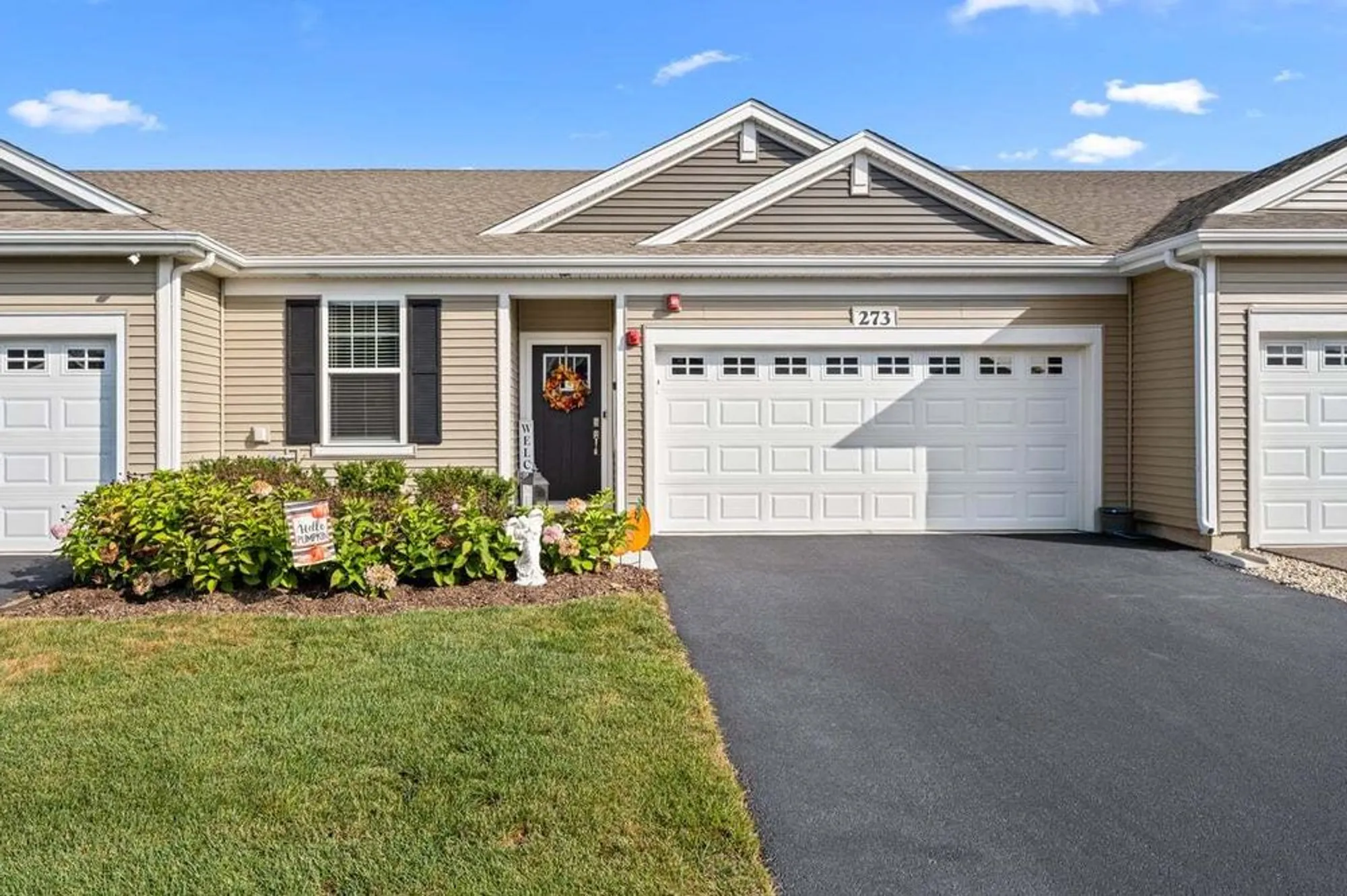 Property Slideshow image 1 of 20 | 273 ridley st, North Aurora, IL, 60542