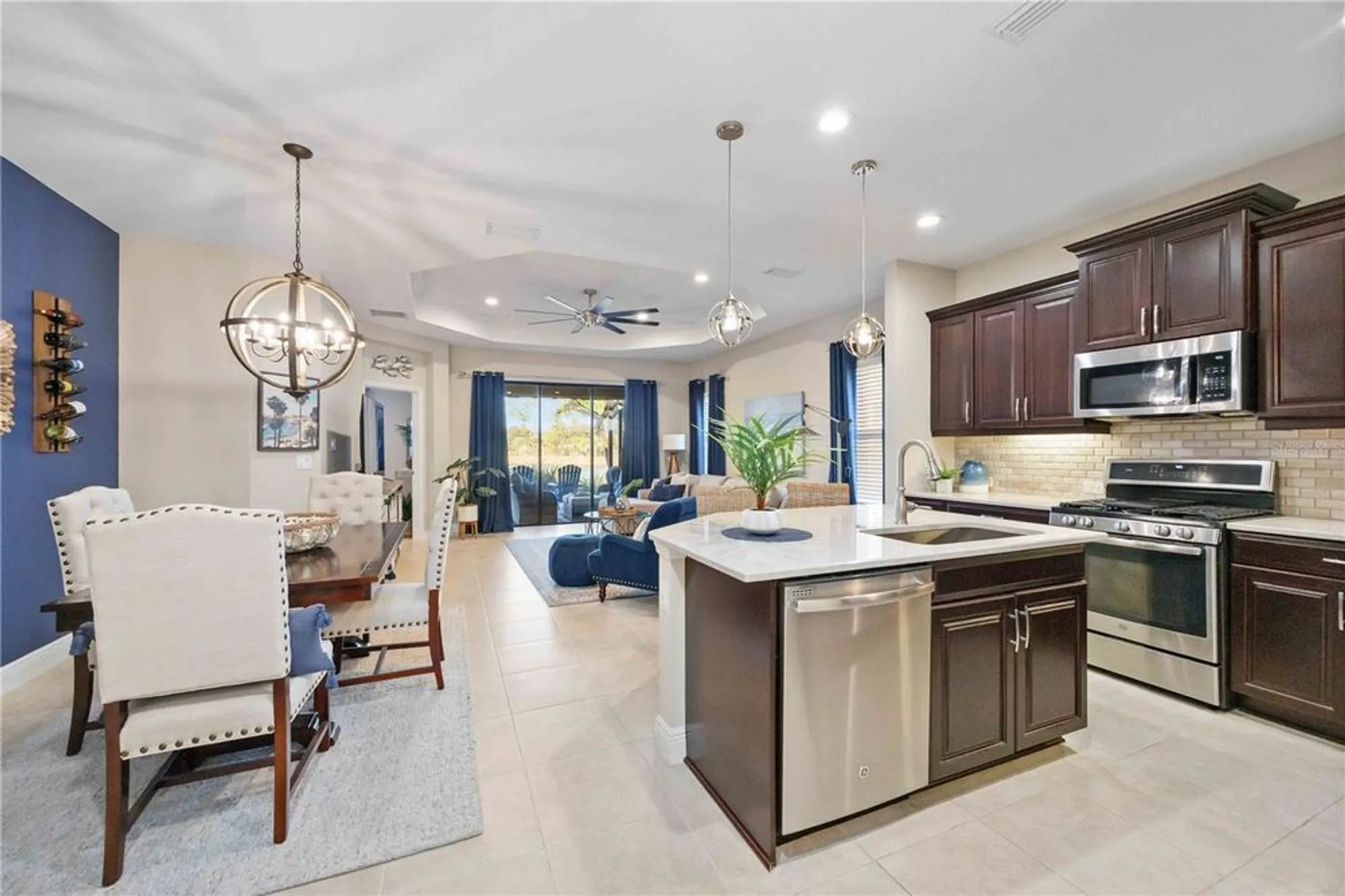 Property Slideshow image 17 of 70 | 21625 avon park ct, Venice, FL, 34293