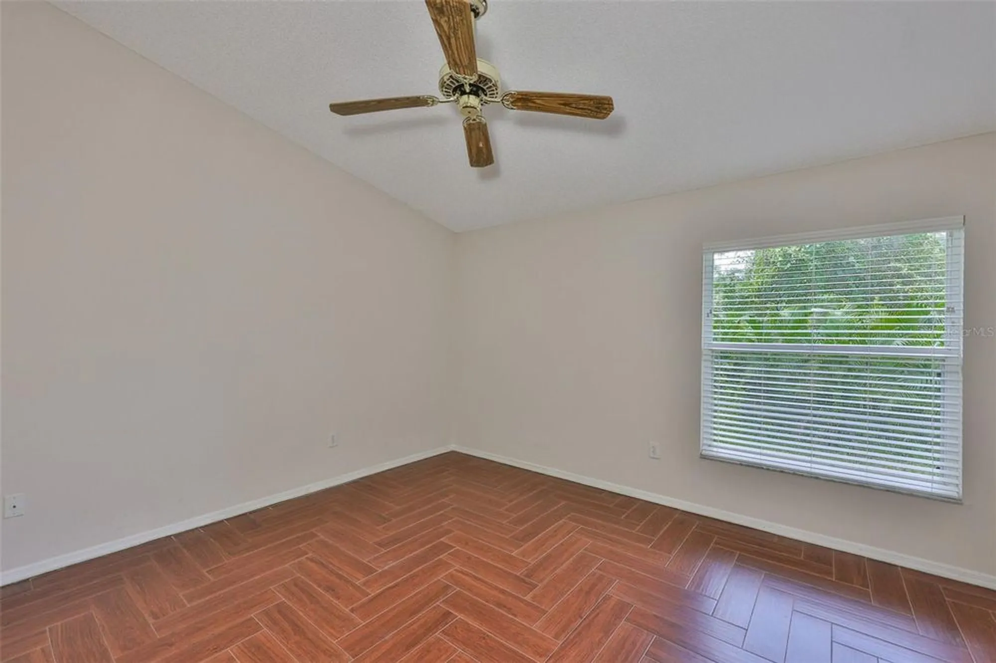 Property Slideshow image 21 of 40 | 2433 nantucket harbor loop, Sun City Center, FL, 33573