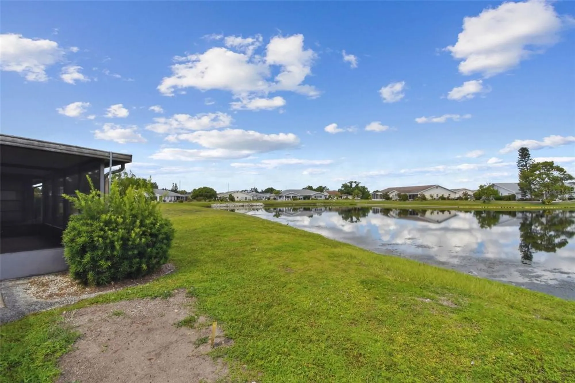 Property Slideshow image 27 of 28 | 912 e del webb blvd, Sun City Center, FL, 33573