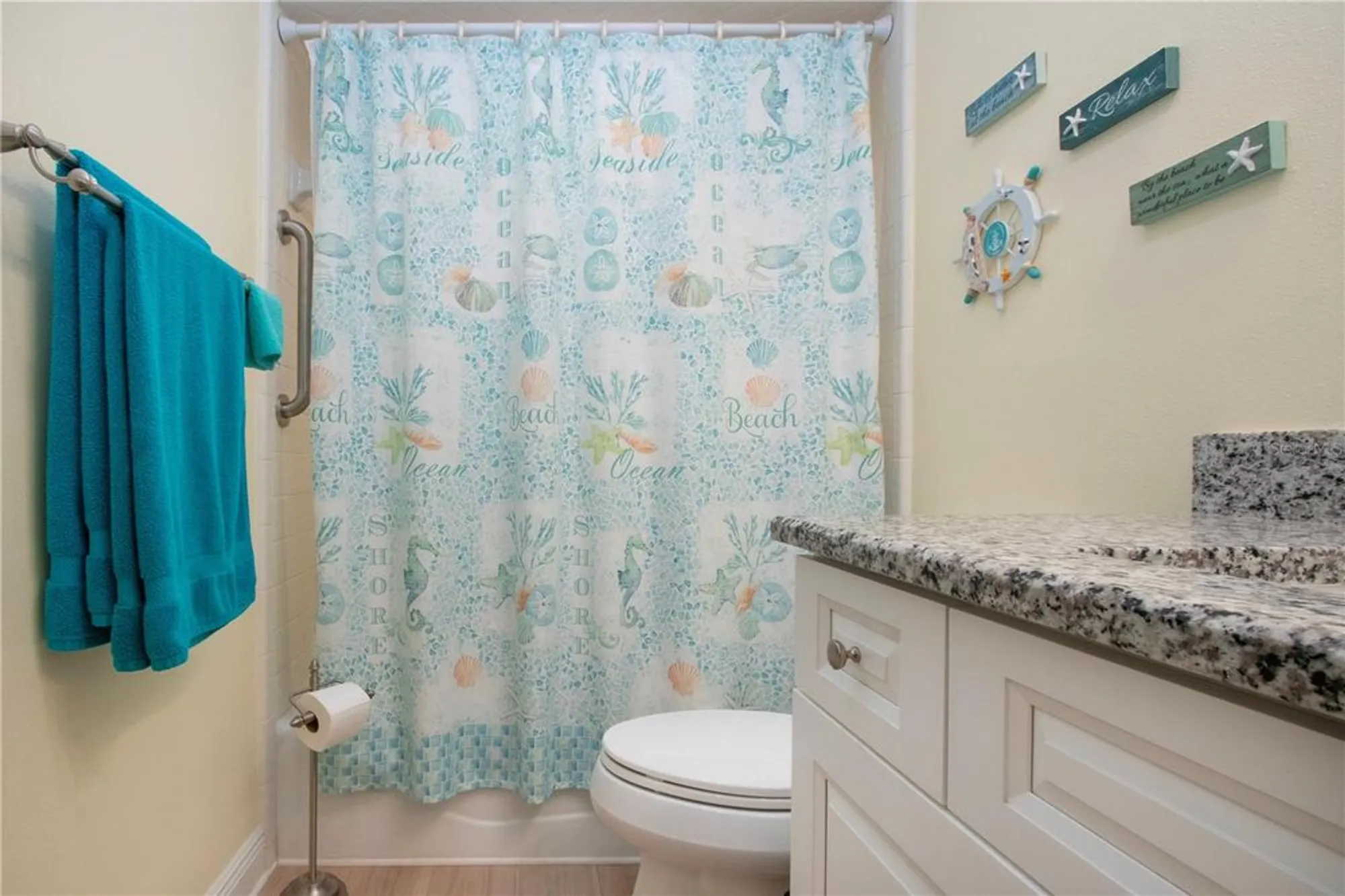 Property Slideshow image 56 of 69 | 2016 east view dr, Sun City Center, FL, 33573