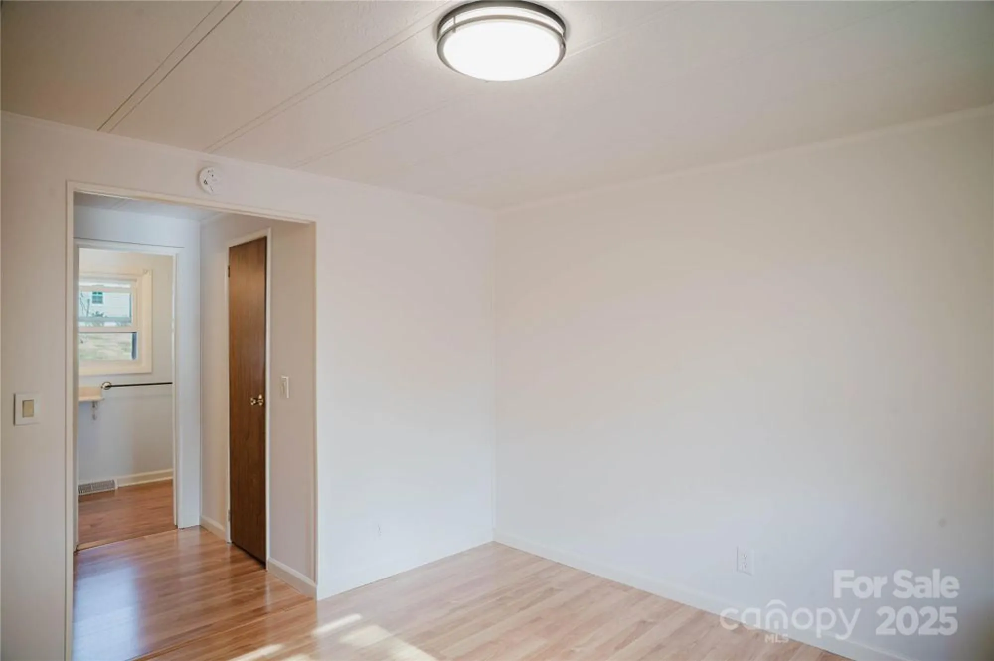 Property Slideshow image 18 of 34 | 402 deerfield ct, Hendersonville, NC, 28792