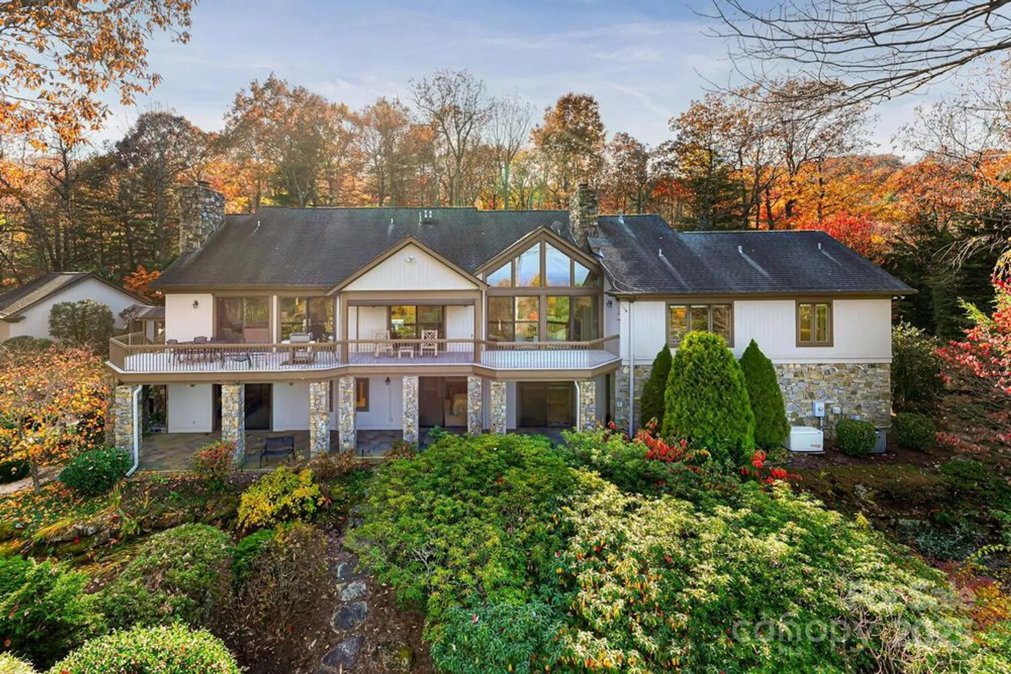 Property Slideshow image 4 of 48 | 106 woodglen ct, Flat Rock, NC, 28731