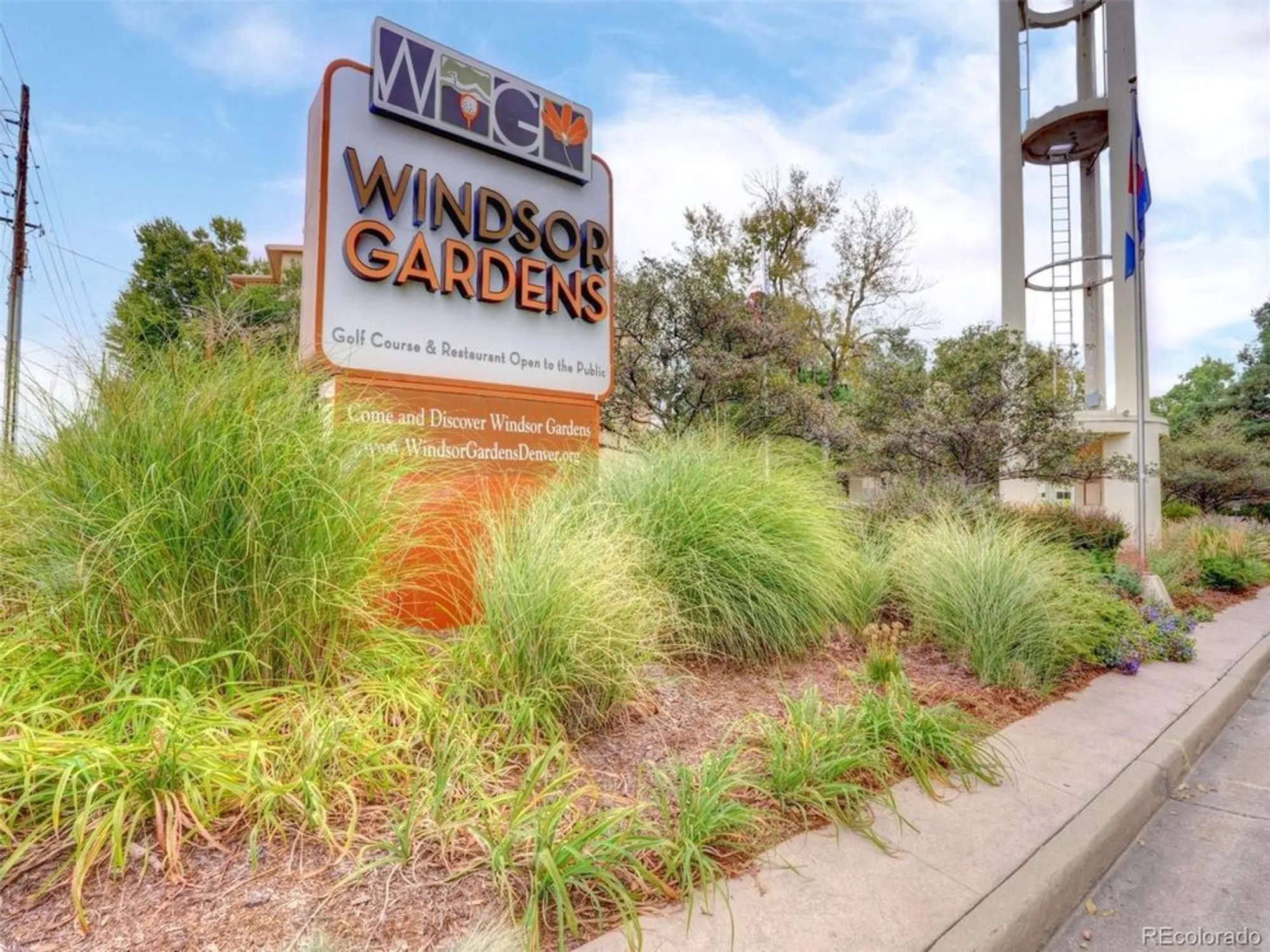 Property Slideshow image 2 of 50 | 665 s clinton st apt 14a, Denver, CO, 80247