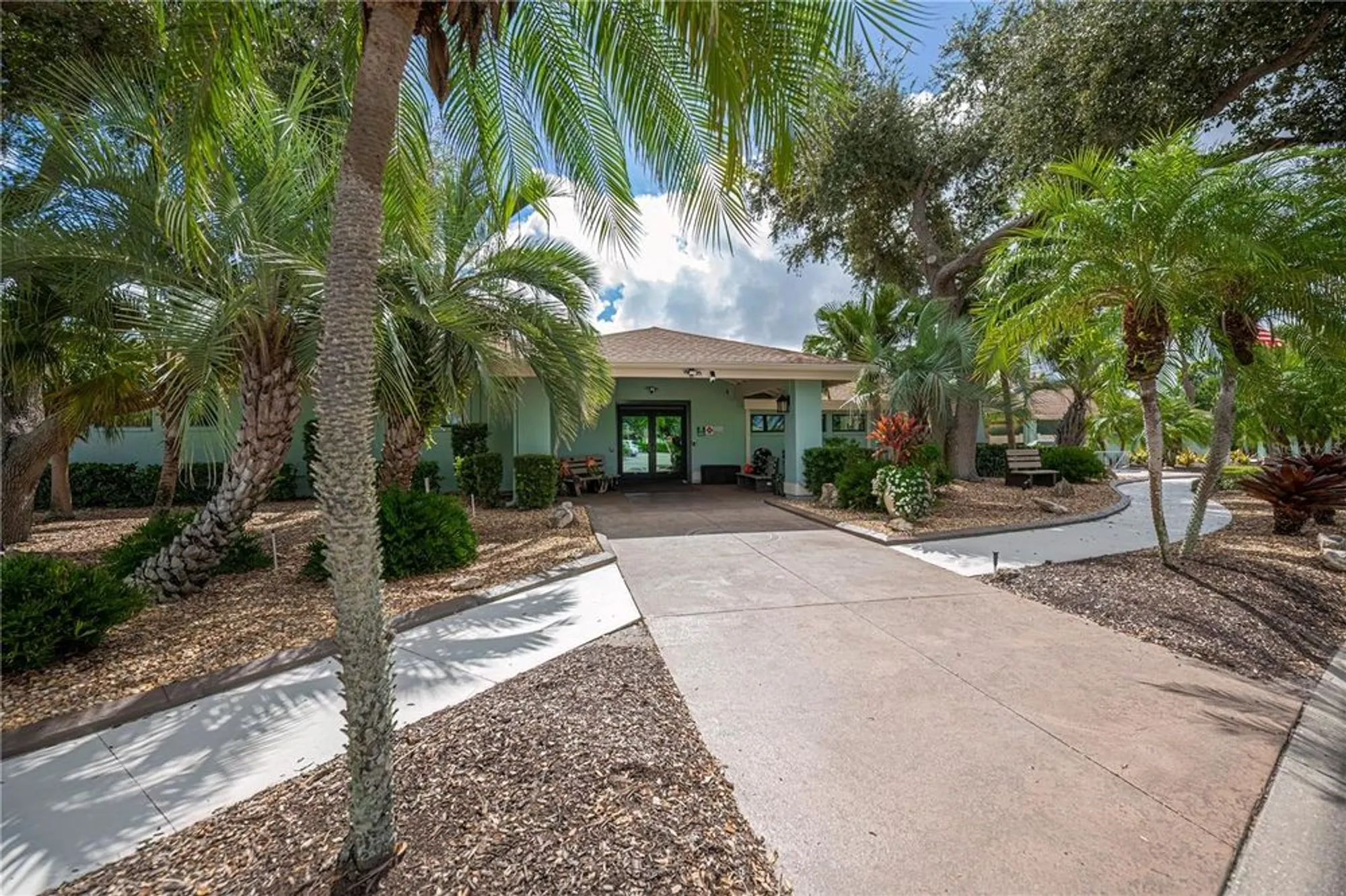 Property Slideshow image 39 of 58 | 425 cypress forest dr, Englewood, FL, 34223