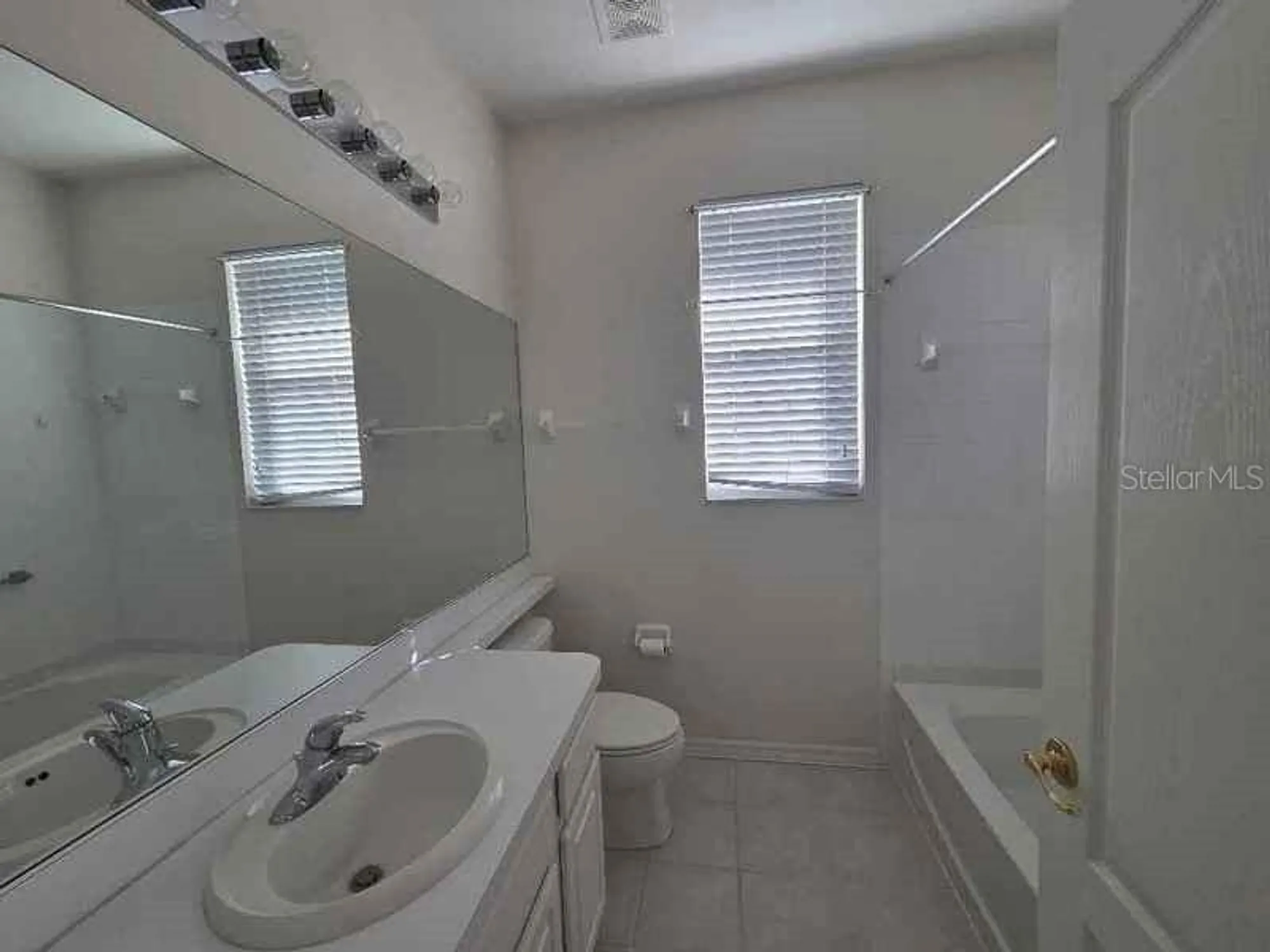 Property Slideshow image 8 of 16 | 18518 gentle breeze ct, Hudson, FL, 34667