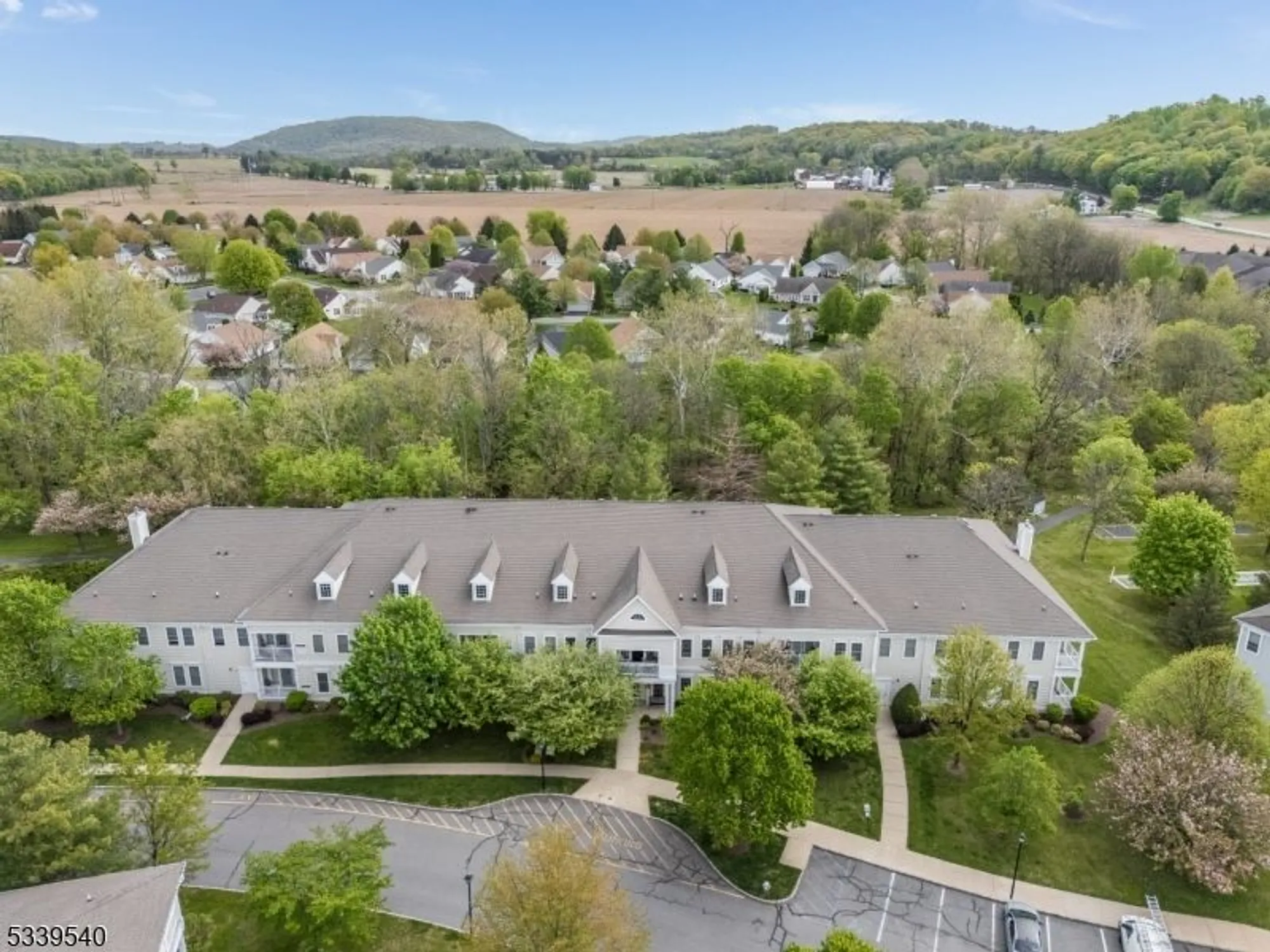 Property Slideshow image 44 of 48 | 6015 brookfield glen dr # 15, Belvidere, NJ, 07823