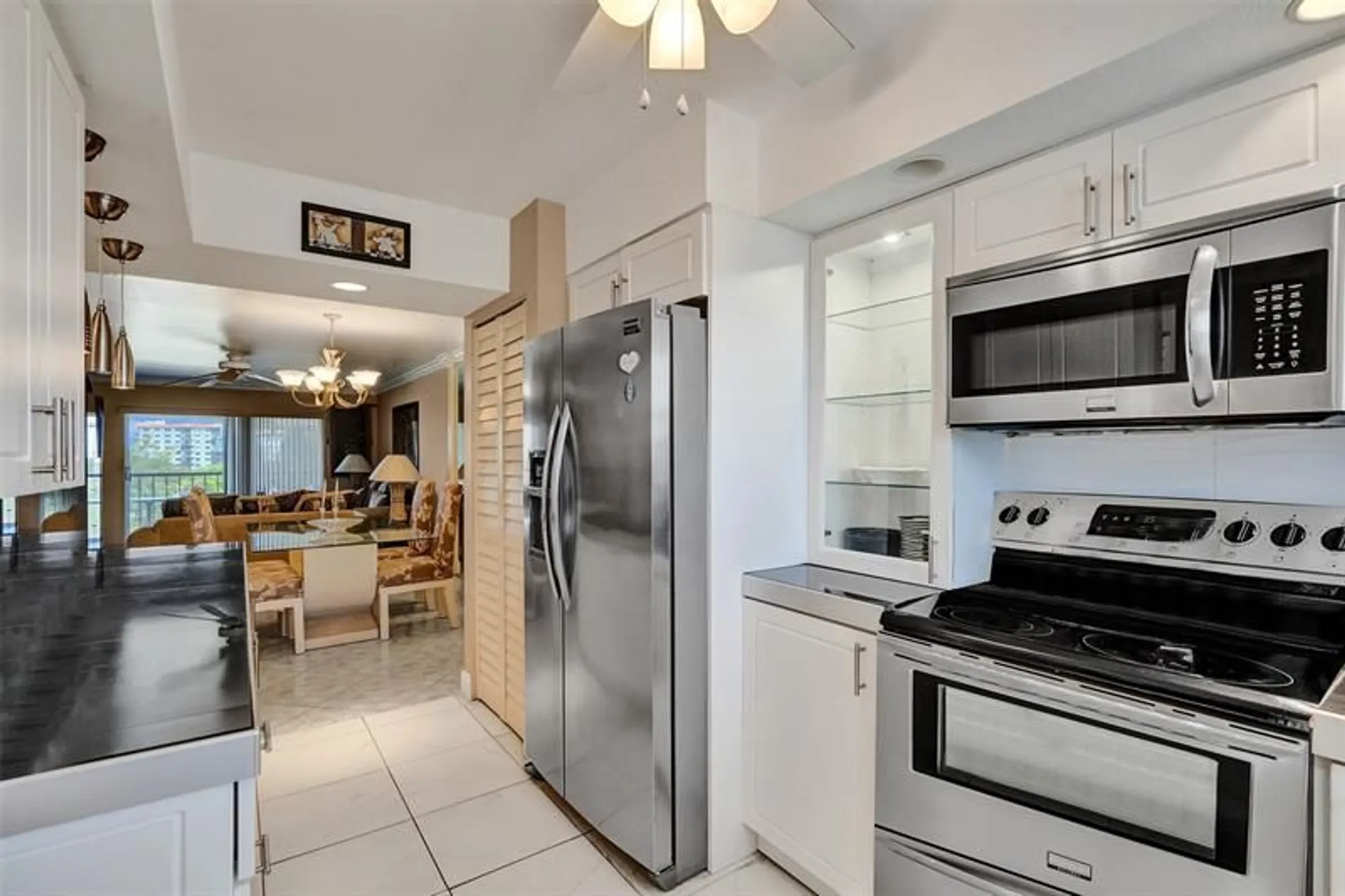 Property Slideshow image 5 of 48 | 5860 nw 44th st 603, Lauderhill, FL, 33319
