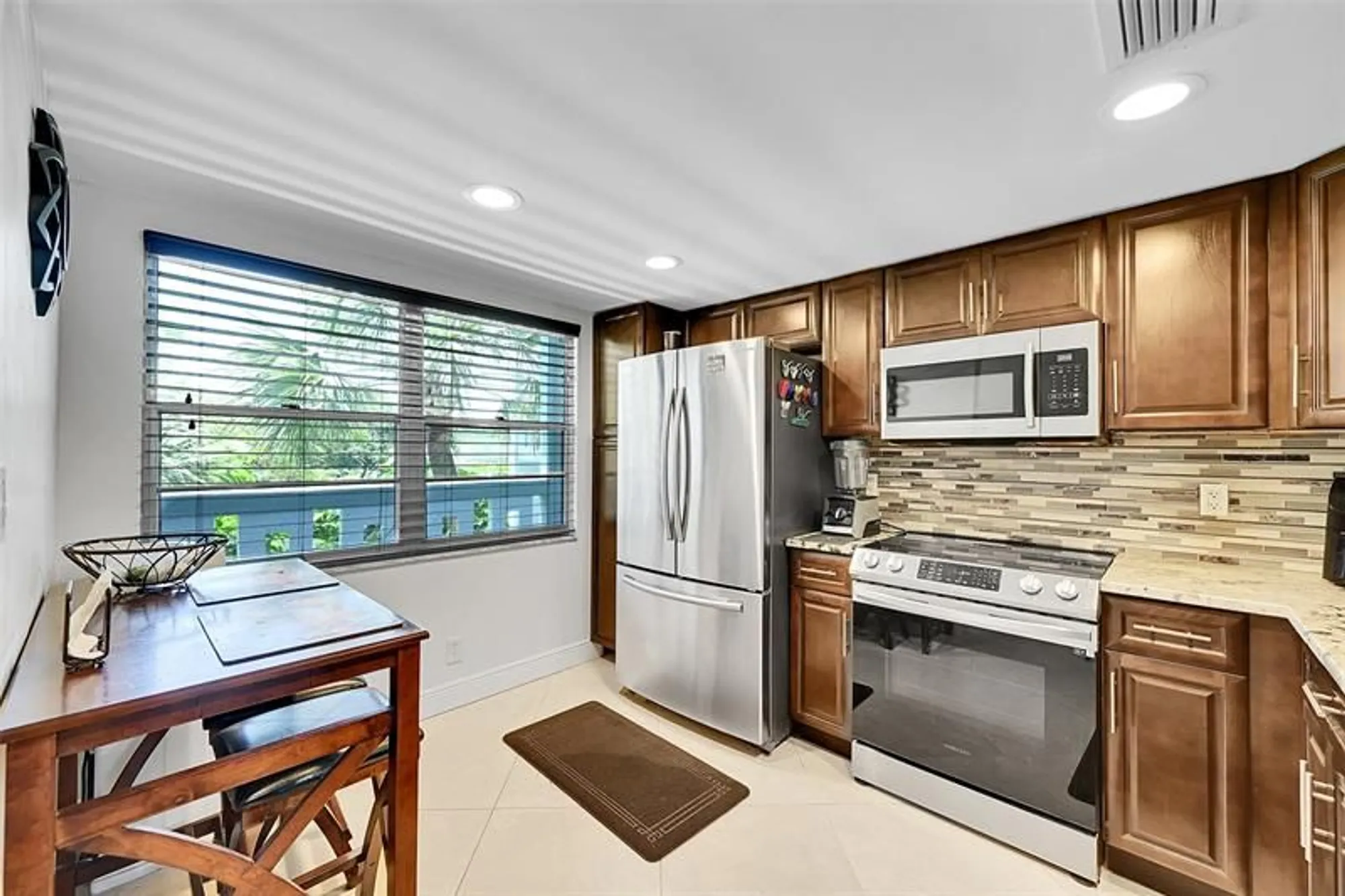 Property Slideshow image 11 of 43 | 2804 victoria way c3, Coconut Creek, FL, 33066