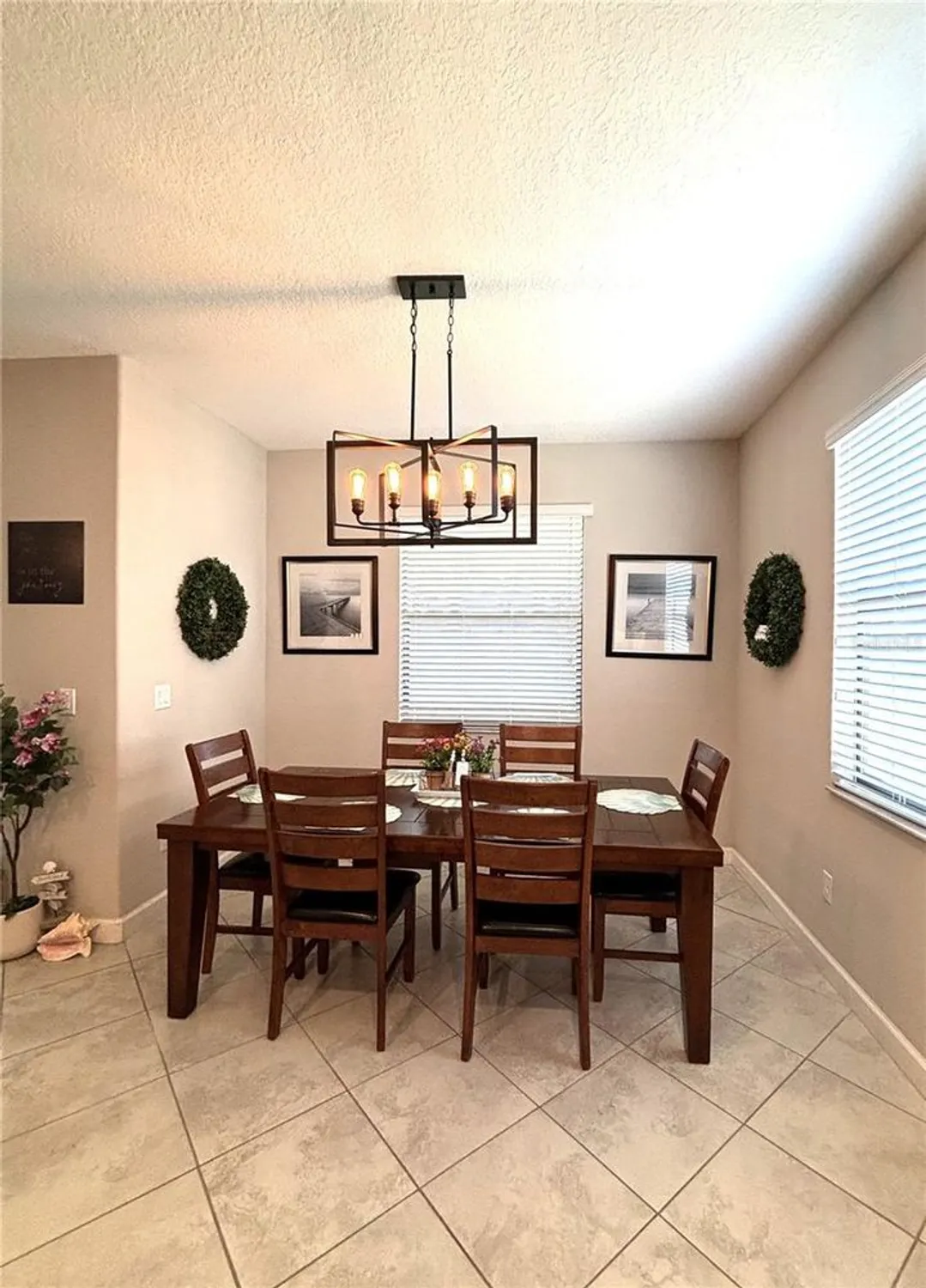 Property Slideshow image 20 of 49 | 16840 whisper elm st, Wimauma, FL, 33598