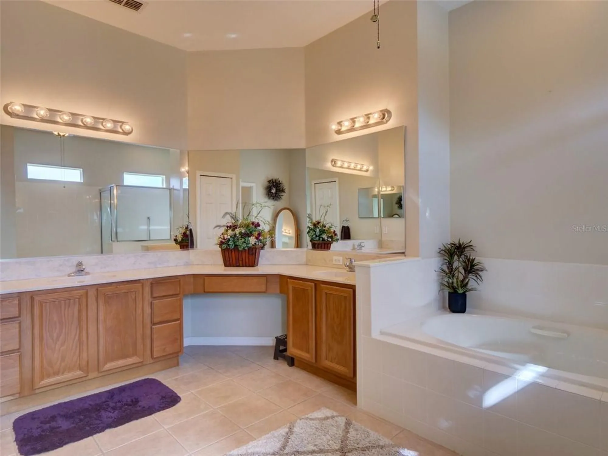 Property Slideshow image 14 of 30 | 25301 forest oak ct, Leesburg, FL, 34748