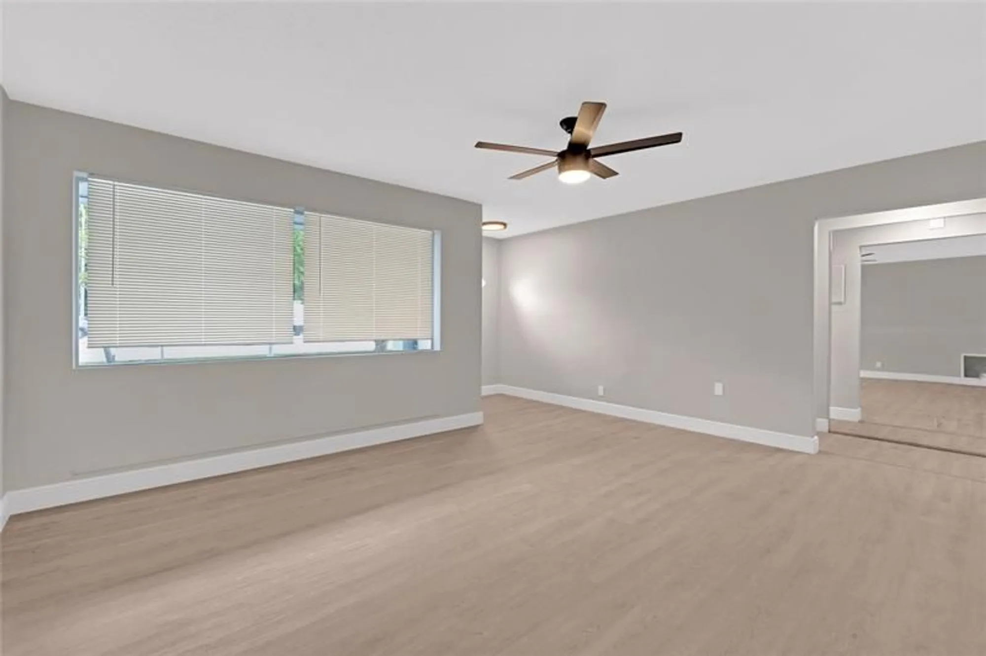 Property Slideshow image 5 of 14 | 3240 sheridan ln 117, Hollywood, FL, 33021