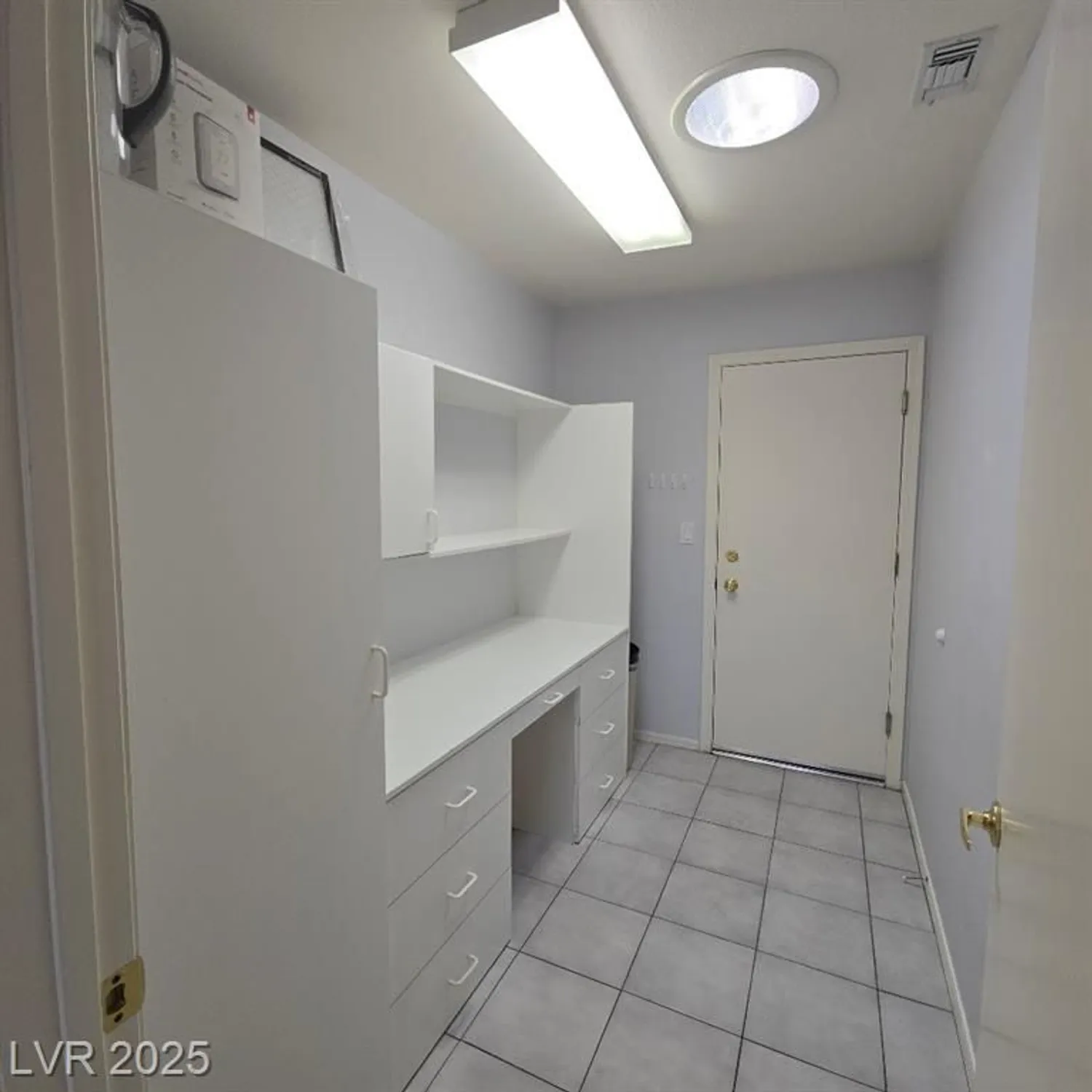 Property Slideshow image 21 of 38 | 10713 paradise point dr, Las Vegas, NV, 89134