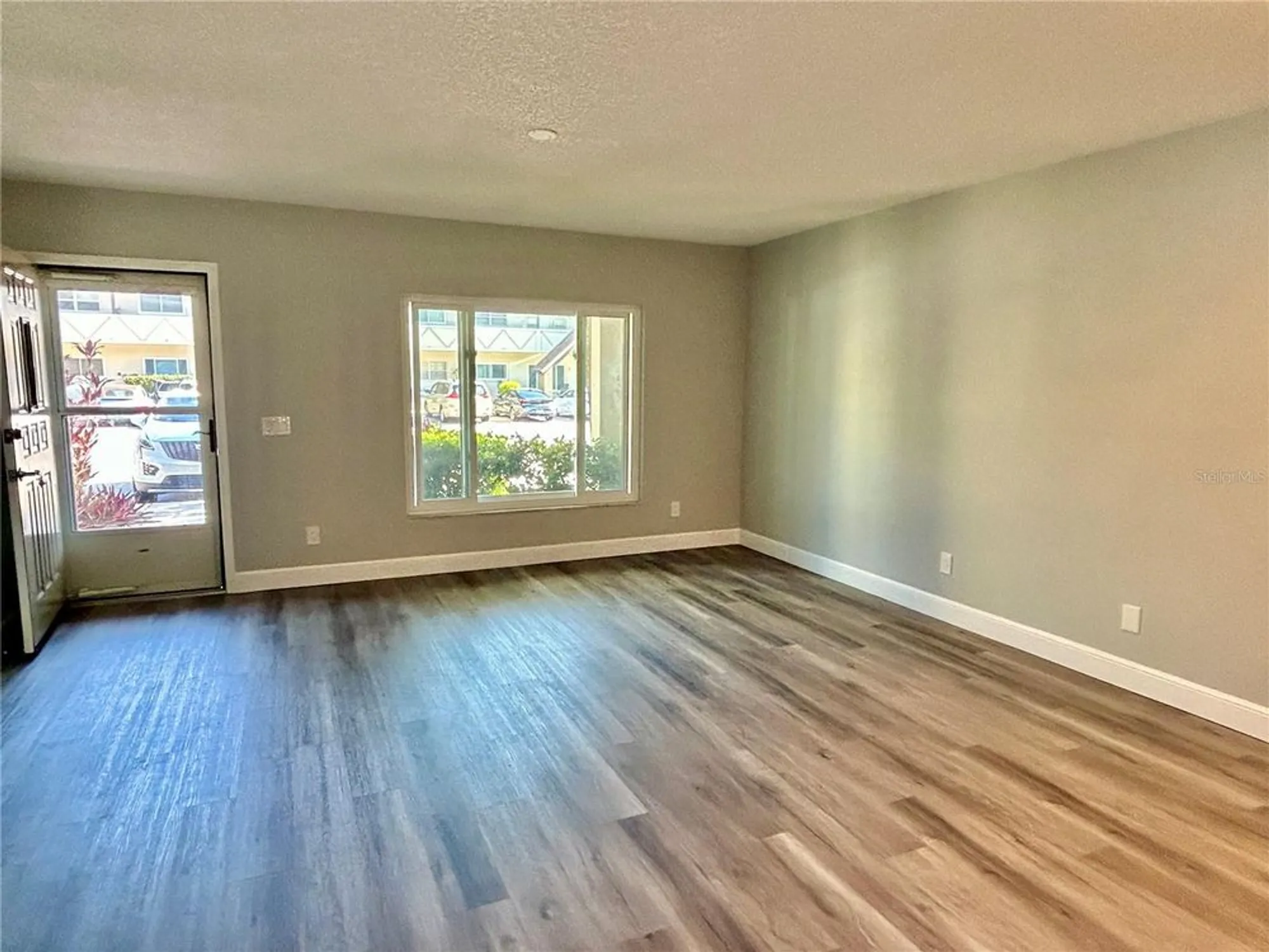 Property Slideshow image 9 of 57 | 2294 belgian ln 14, Clearwater, FL, 33763