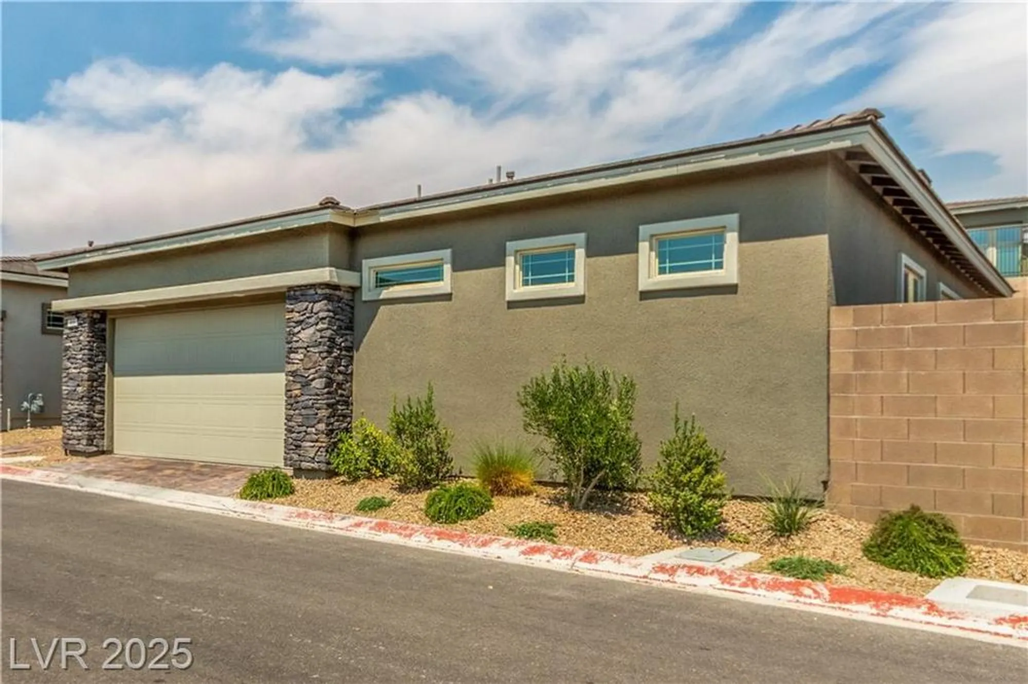 Property Slideshow image 5 of 43 | 905 belleforte ln, Las Vegas, NV, 89138