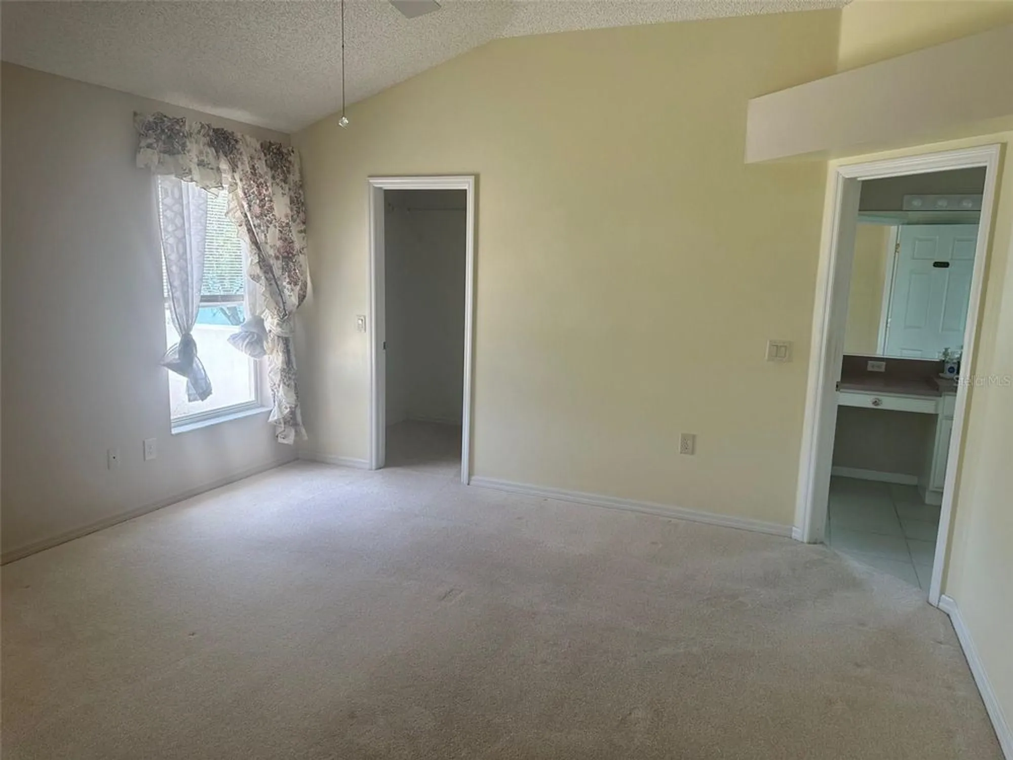 Property Slideshow image 14 of 21 | 2002 enrique dr, The Villages, FL, 32159