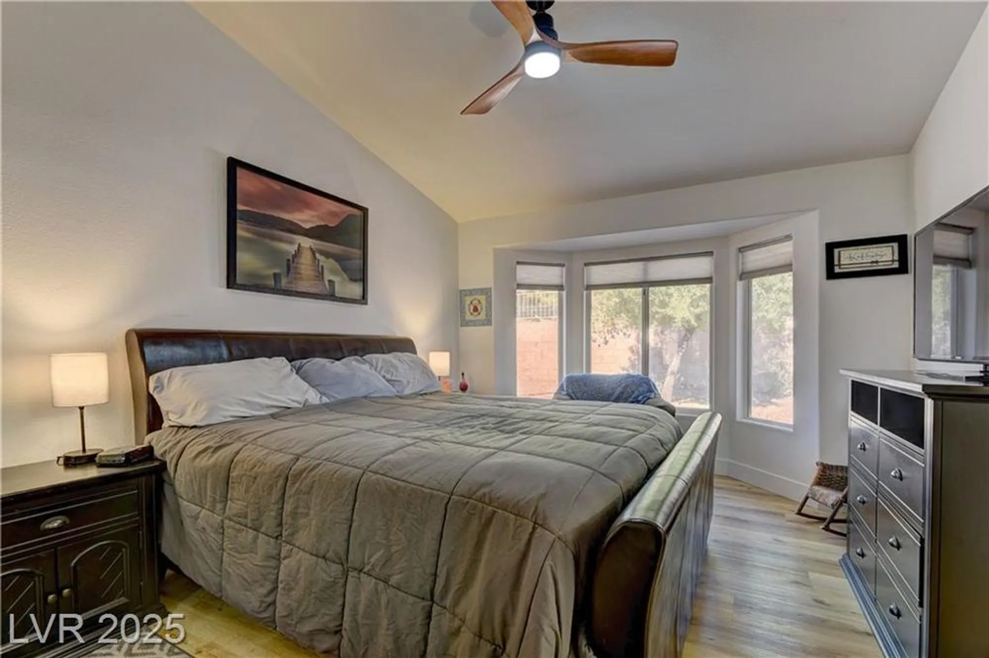 Property Slideshow image 14 of 26 | 2739 darby falls dr, Las Vegas, NV, 89134