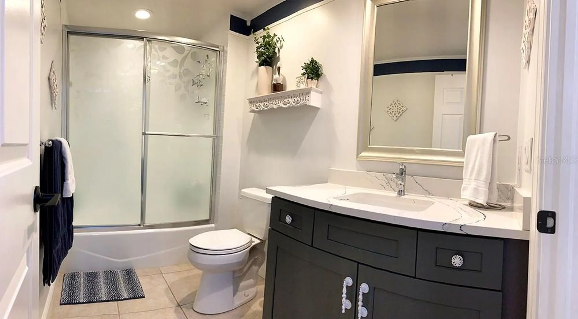 Property Slideshow image 20 of 53 | 3313 sunset key cir 105, Punta Gorda, FL, 33955