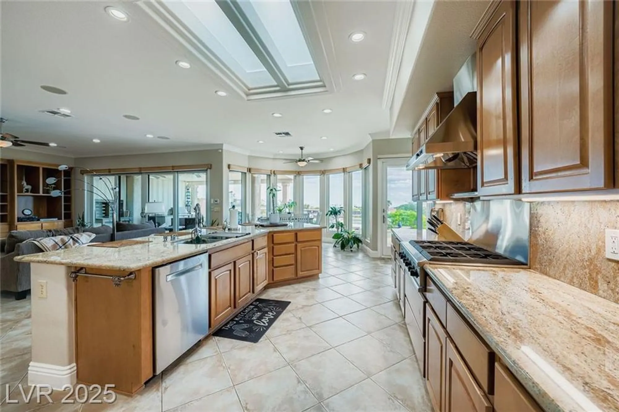 Property Slideshow image 21 of 45 | 2544 forest city dr, Henderson, NV, 89052