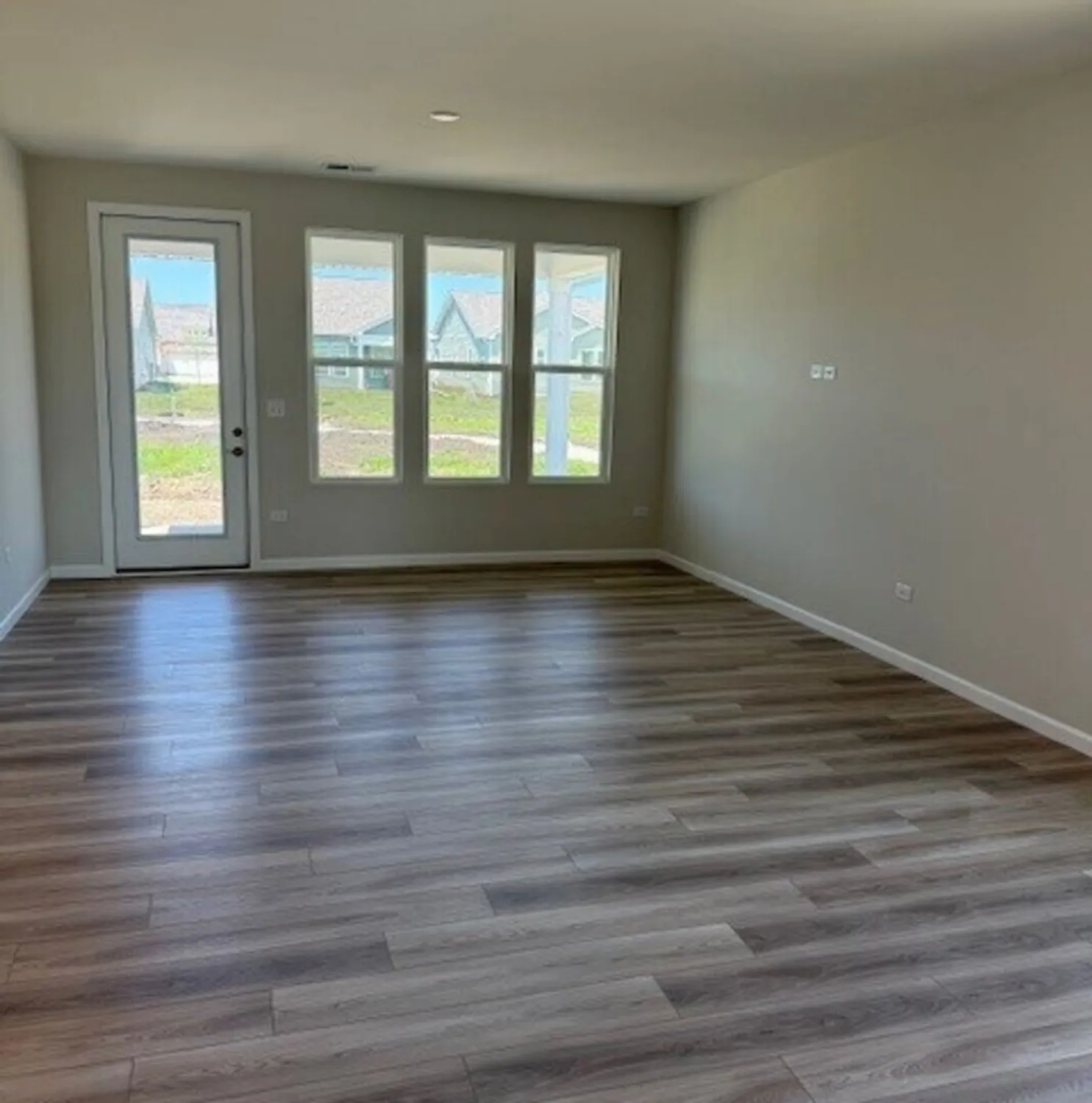 Property Slideshow image 5 of 11 | 3302 wildlight rd, Aurora, IL, 60503