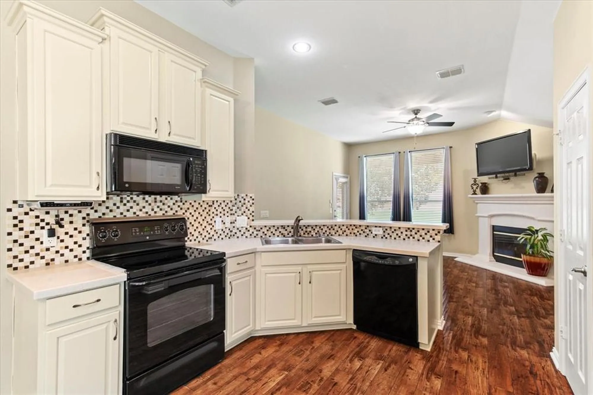 Property Slideshow image 7 of 37 | 927 oakland hills dr, Fairview, TX, 75069