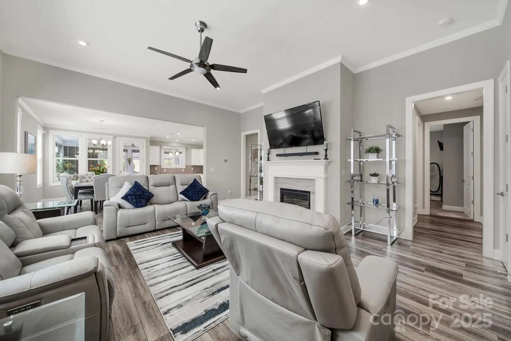 Property Slideshow image 3 of 48 | 10313 superb ln, Charlotte, NC, 28215