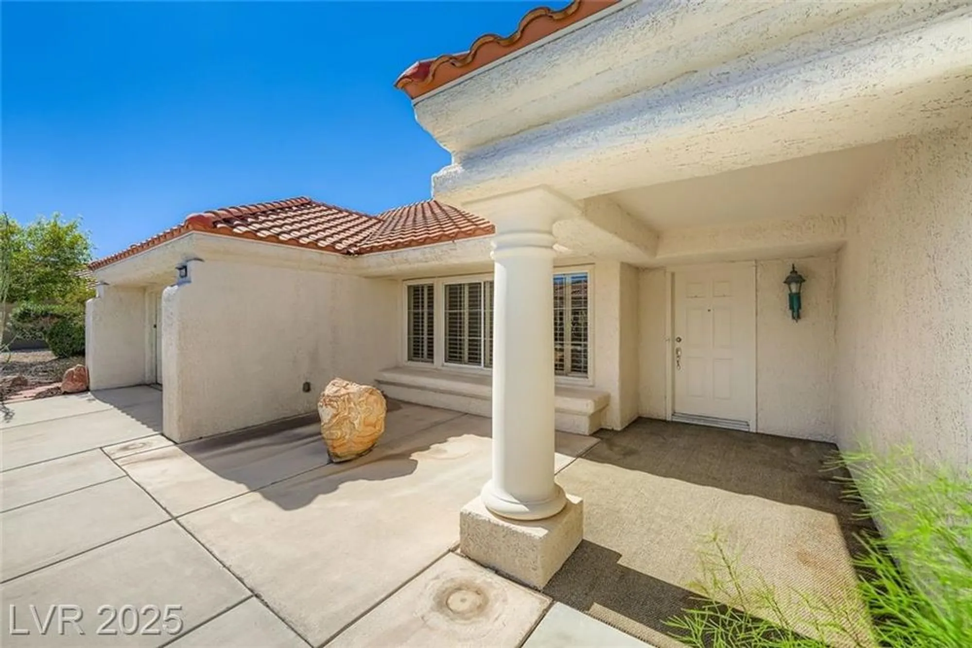 Property Slideshow image 3 of 29 | 2517 desert butte dr, Las Vegas, NV, 89134