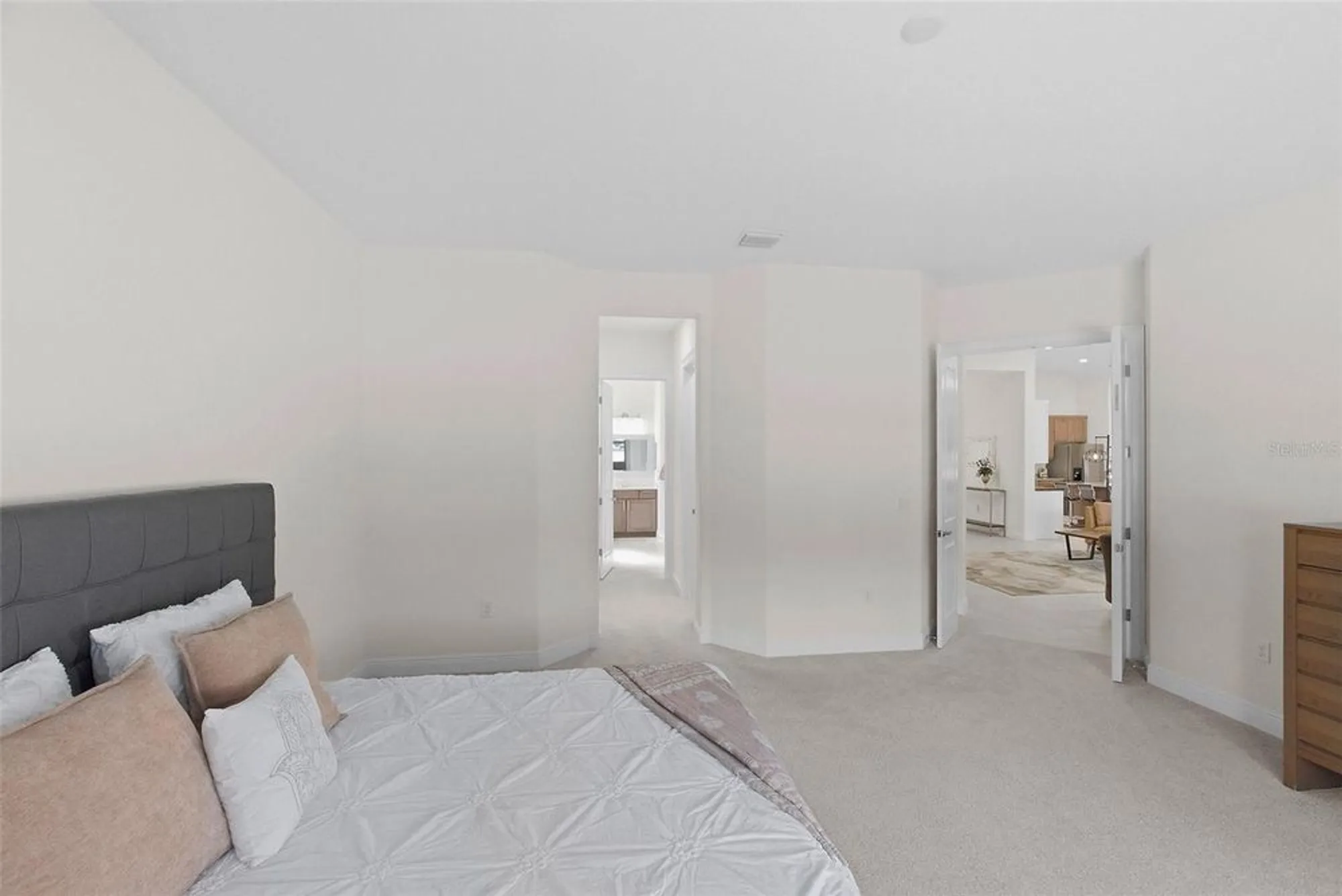 Property Slideshow image 22 of 62 | 5090 greens dr, Lady Lake, FL, 32159