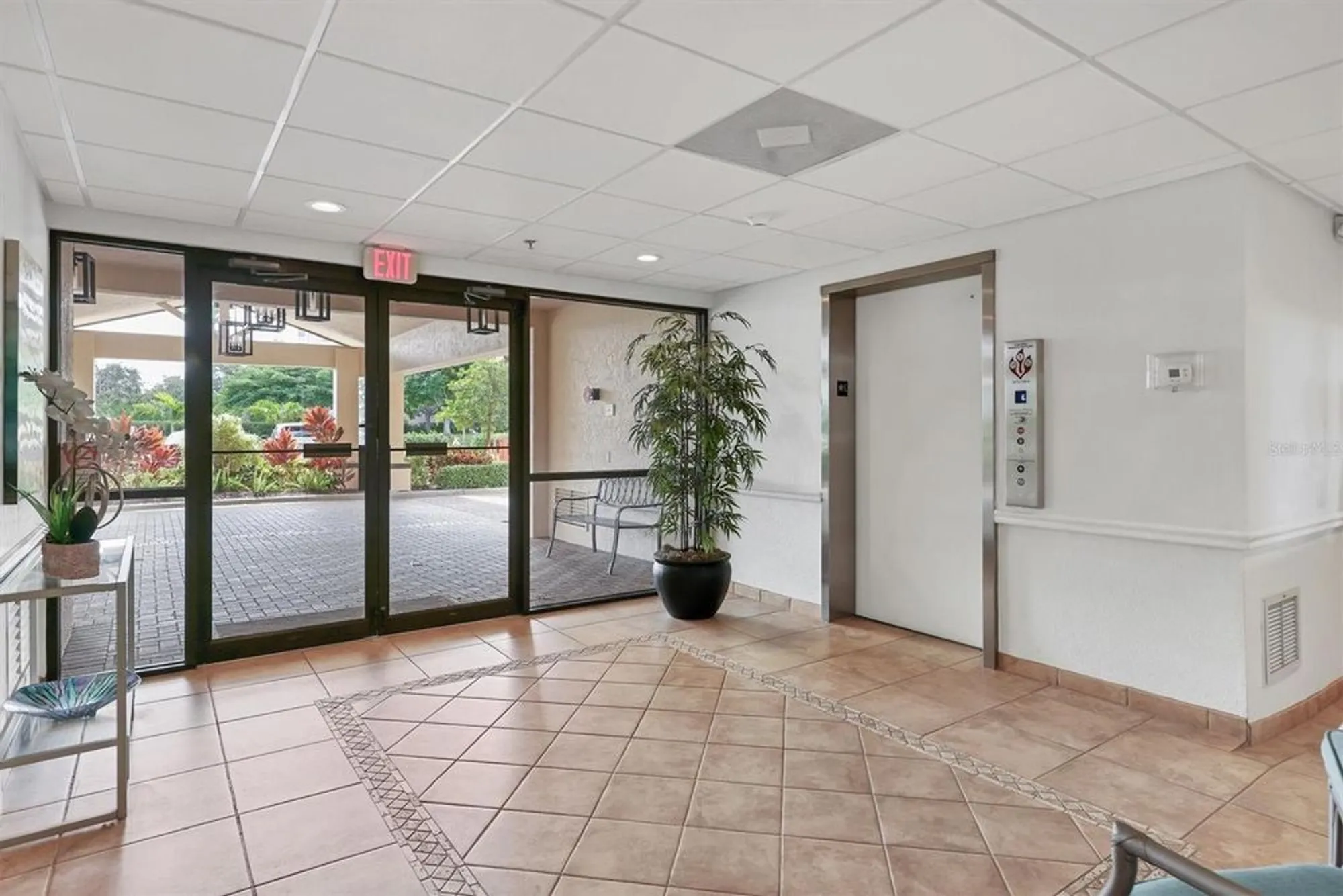 Property Slideshow image 21 of 51 | 5408 eagles point cir apt 102, Sarasota, FL, 34231