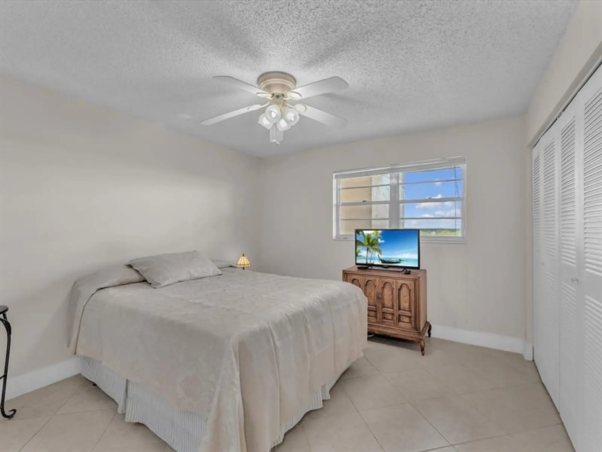 Property Slideshow image 17 of 28 | 5860 nw 44th st 804, Lauderhill, FL, 33319
